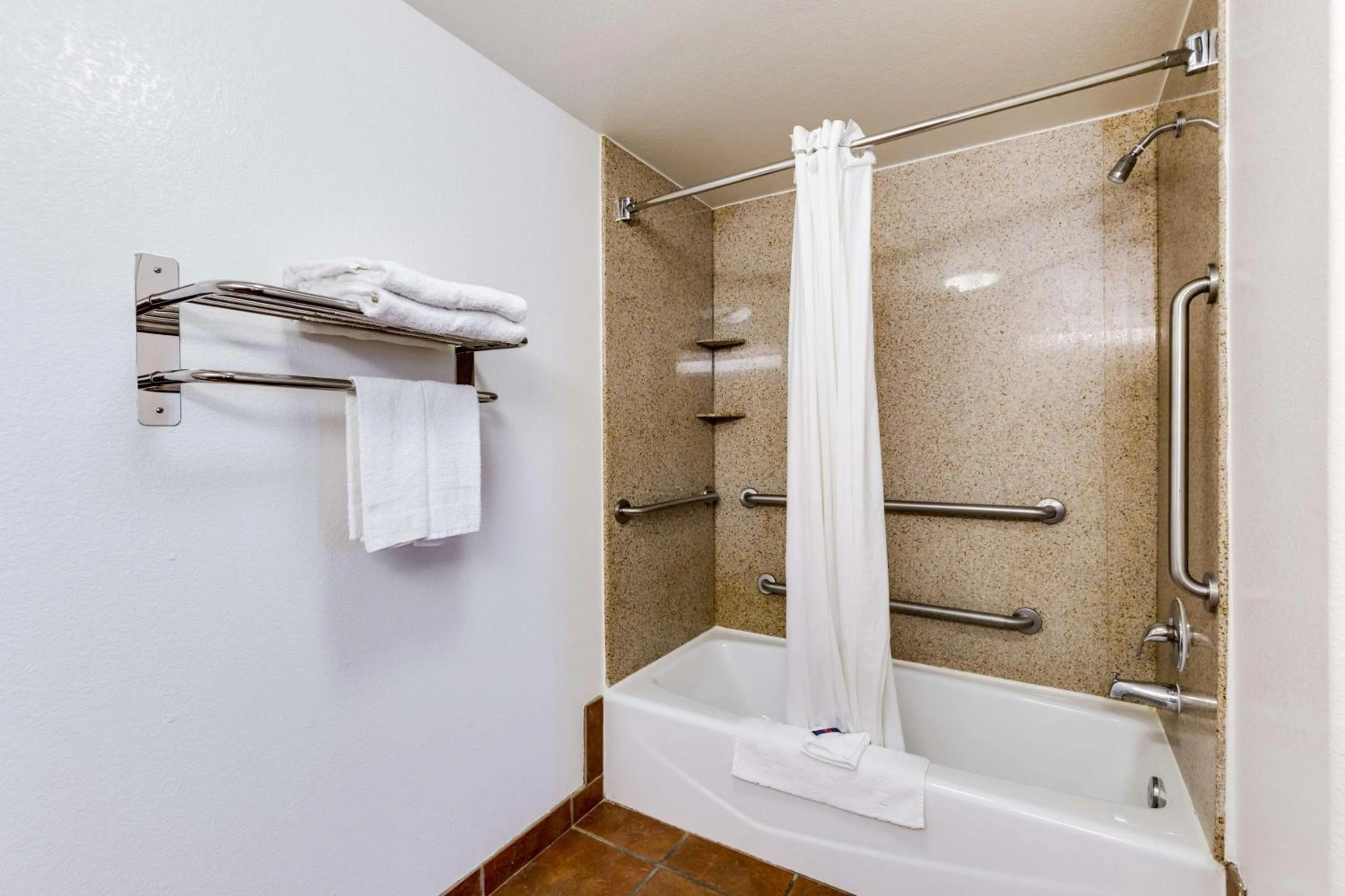 Shower in Motel 6-San Jose, CA - Convention Center