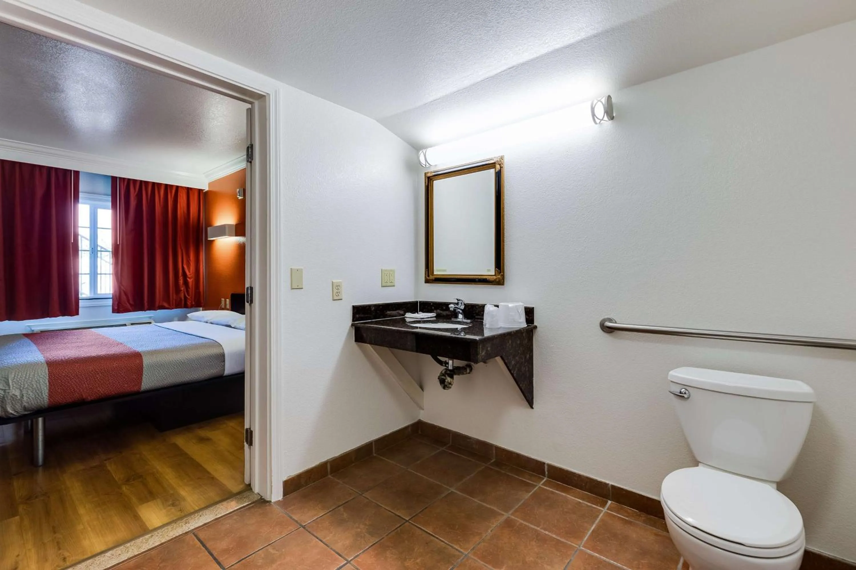 Bathroom, Bed in Motel 6-San Jose, CA - Convention Center