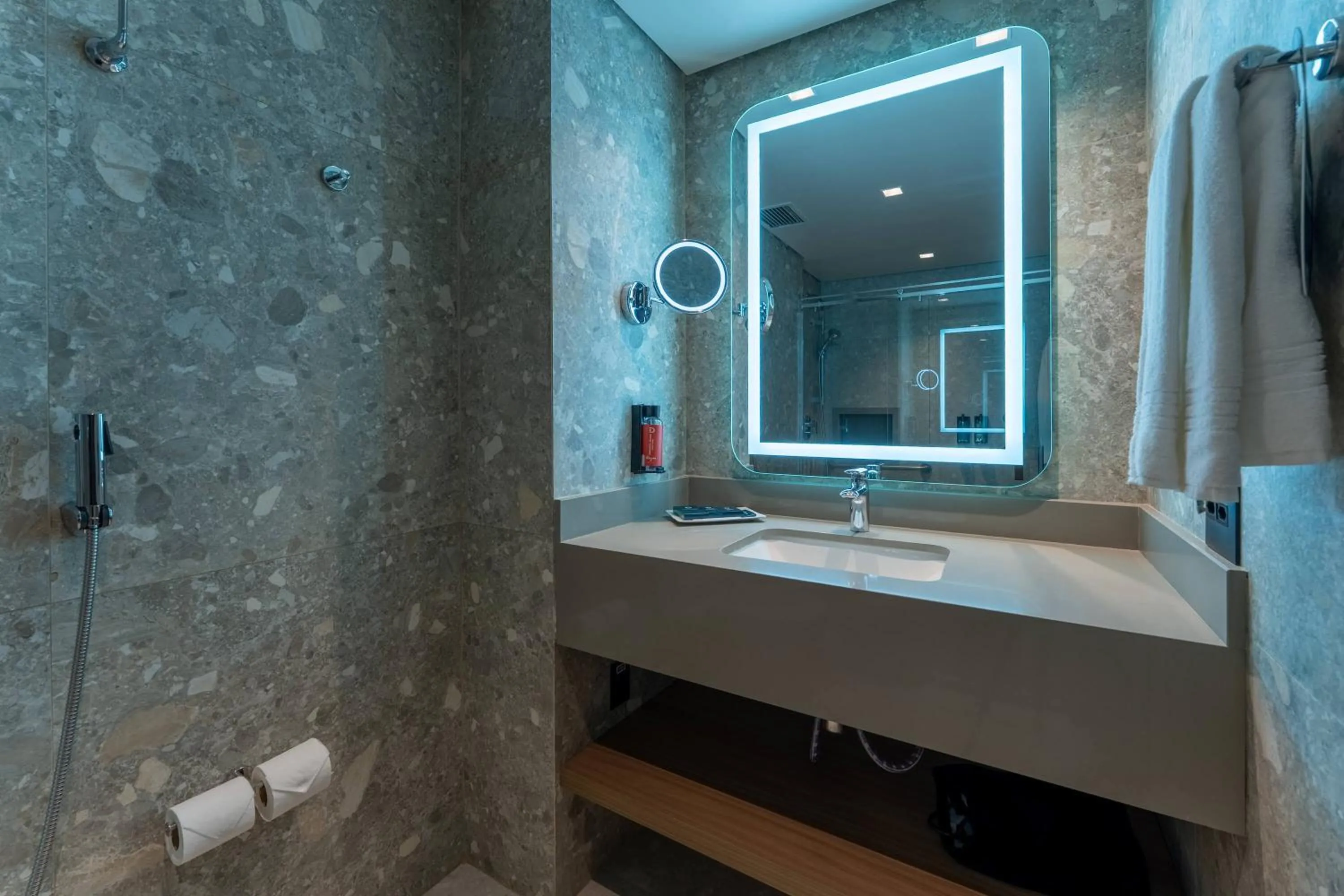 Bathroom in Hotel Deville Prime Cuiabá