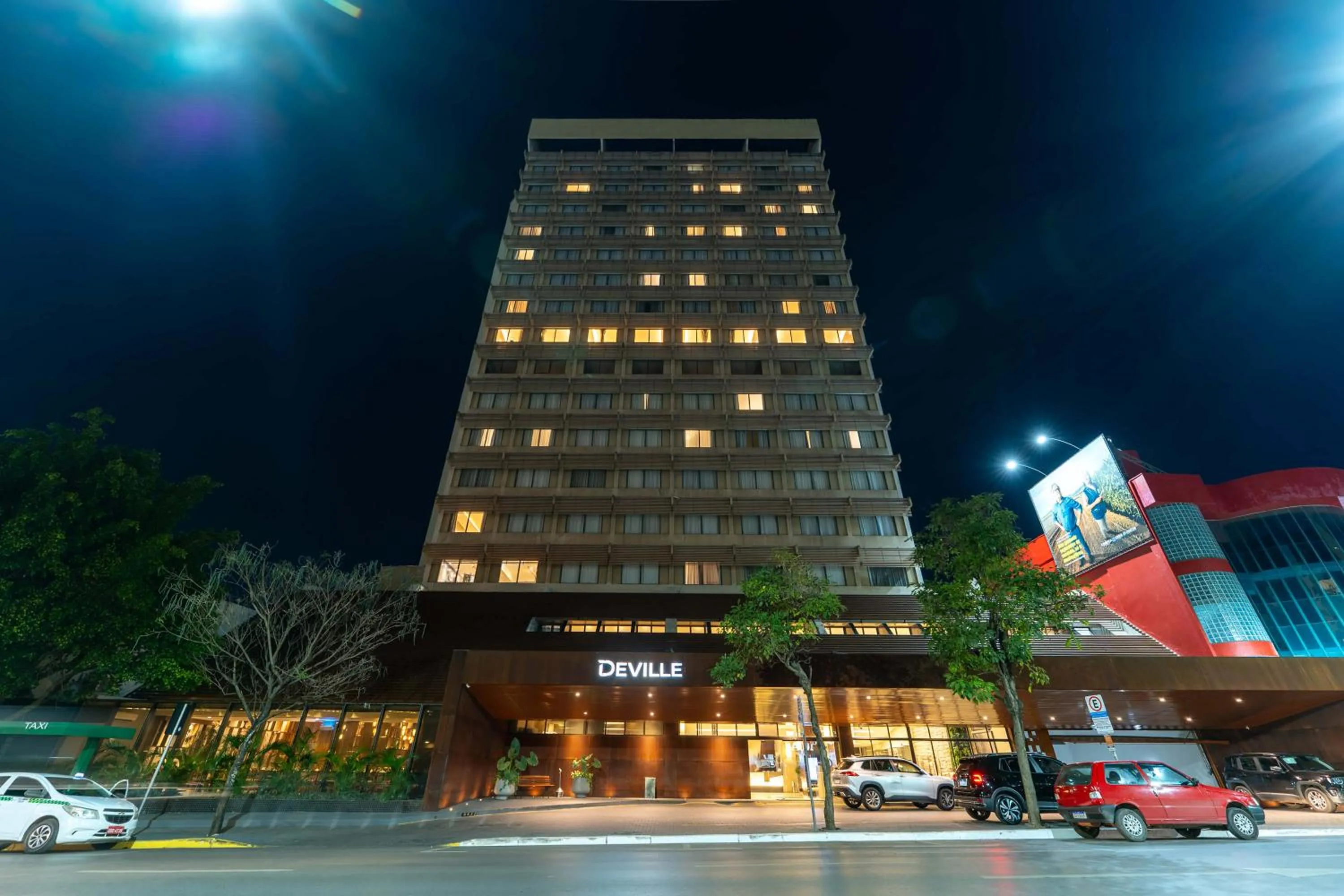 Property building in Hotel Deville Prime Cuiabá