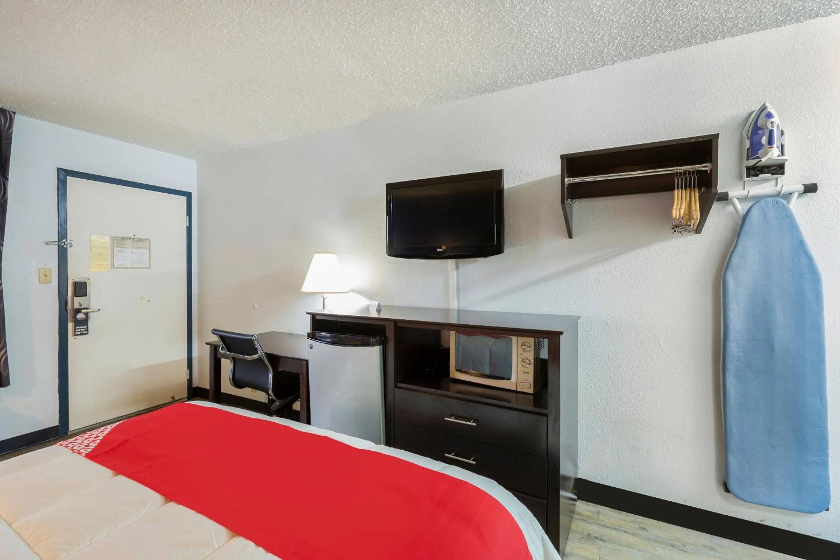 Bedroom in OYO Hotel Baton Rouge Mid City