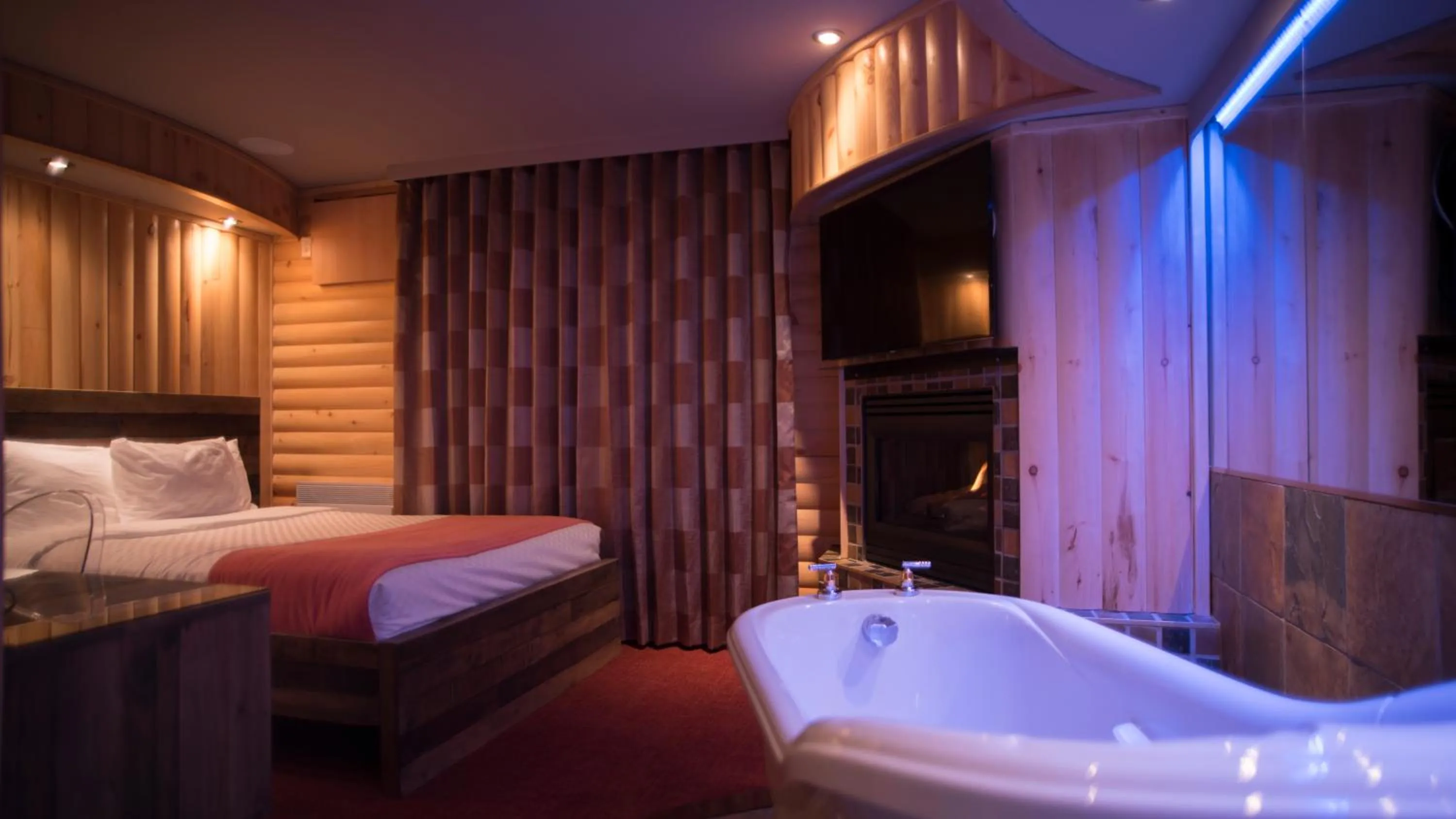 Bed in Hôtel Le Rivage