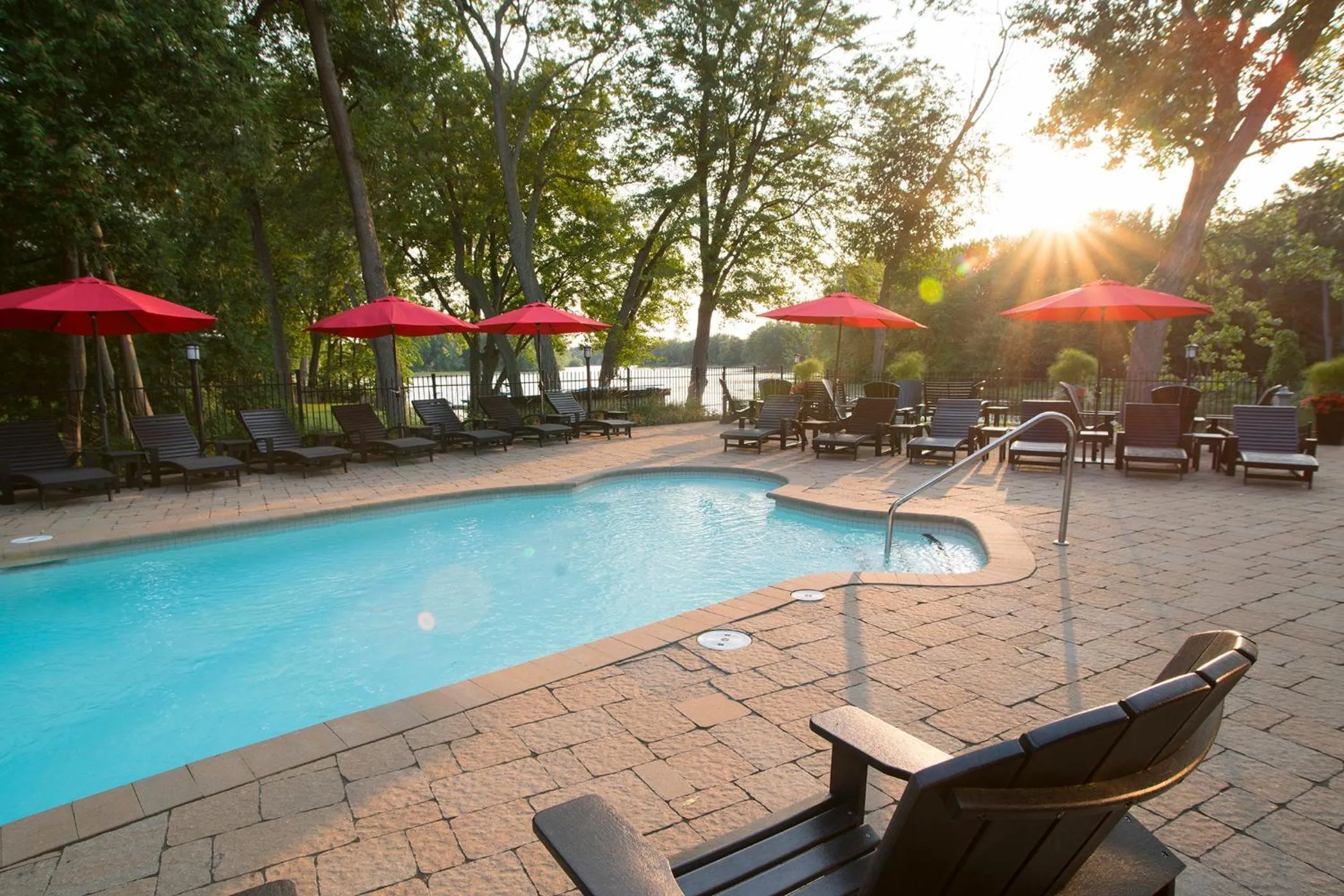 Swimming pool in Hôtel Le Rivage
