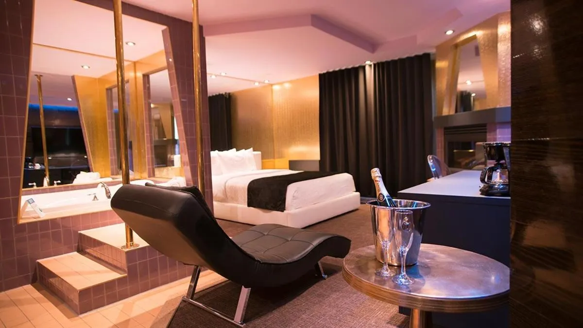 Bed in Hôtel Le Rivage