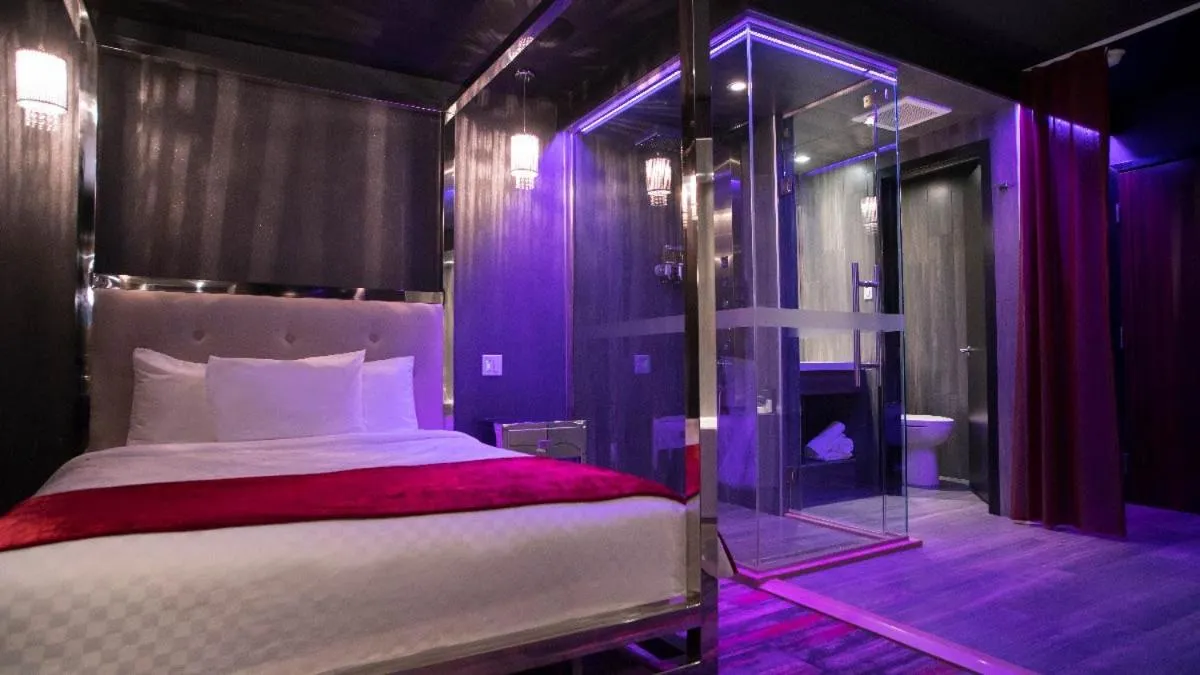 Bed in Hôtel Le Rivage