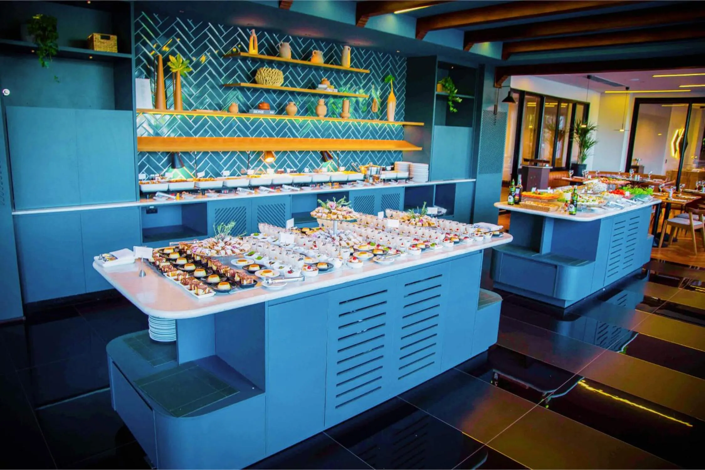 Restaurant/places to eat in Hotel Deville Business Maringá