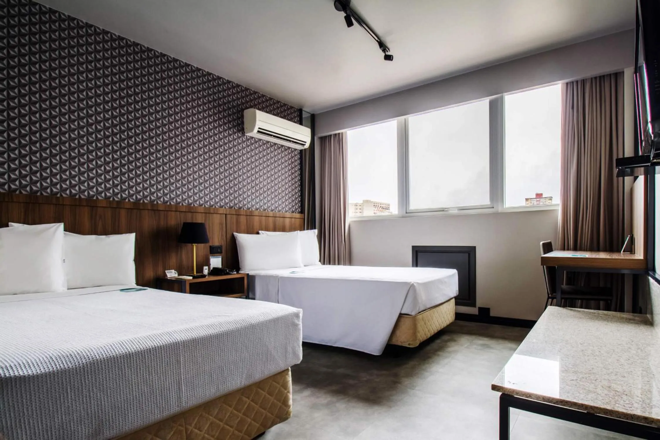 Standard Twin Room - single occupancy in Hotel Deville Business Maringá