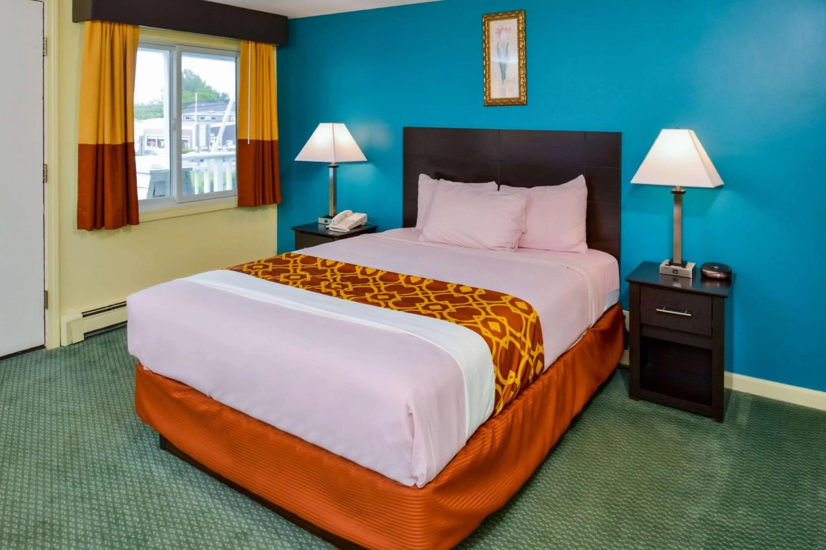 Photo of the whole room, Bed in Rodeway Inn Orleans - Cape Cod