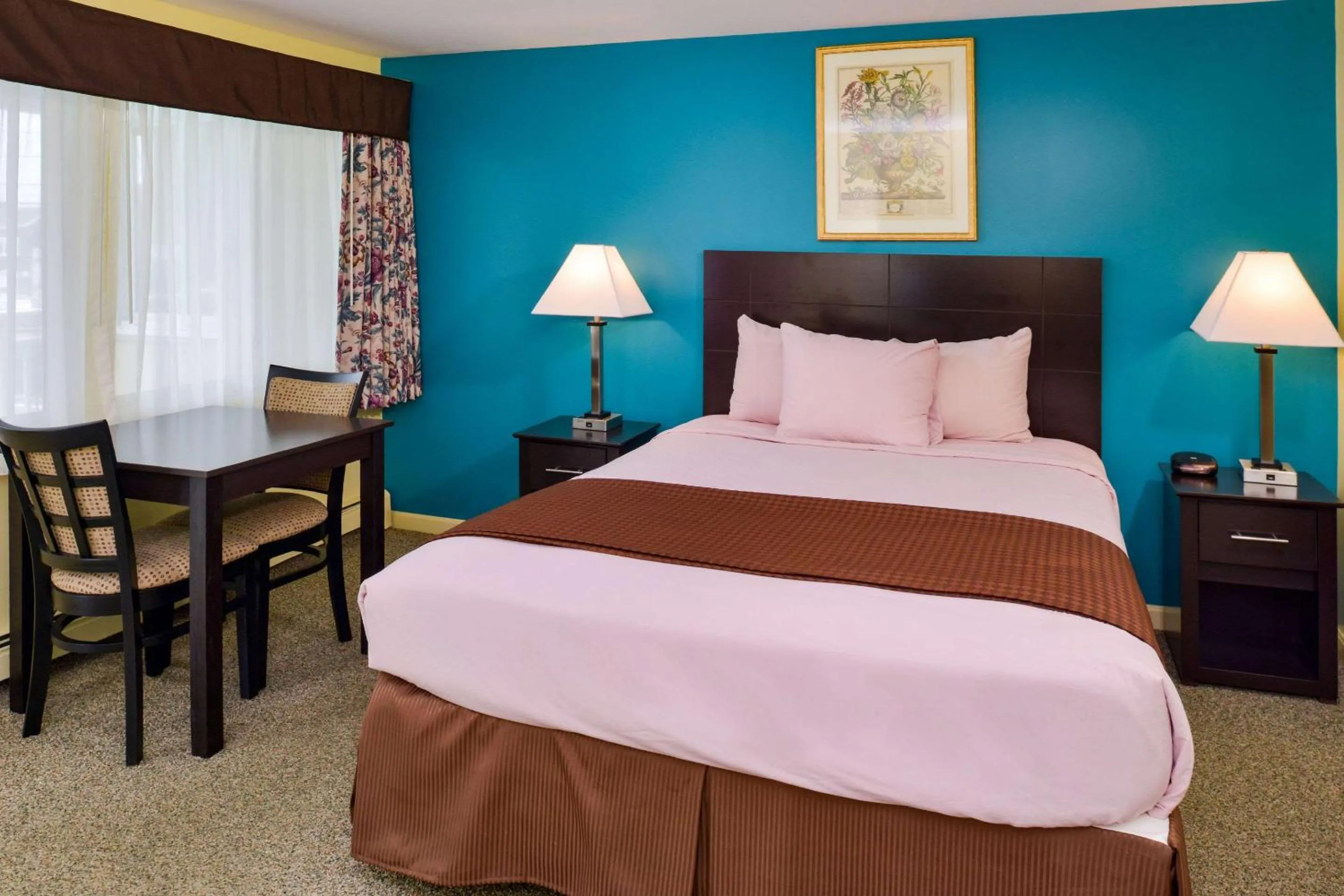 Photo of the whole room, Bed in Rodeway Inn Orleans - Cape Cod