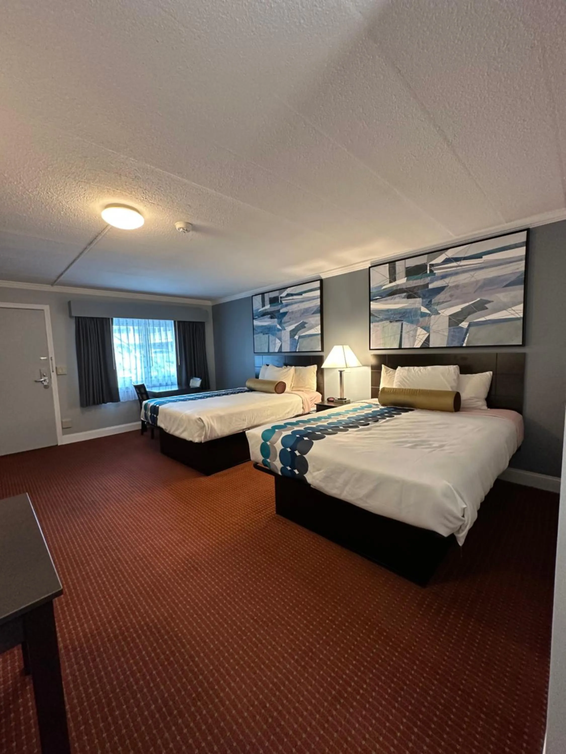Photo of the whole room, Bed in Rodeway Inn Orleans - Cape Cod