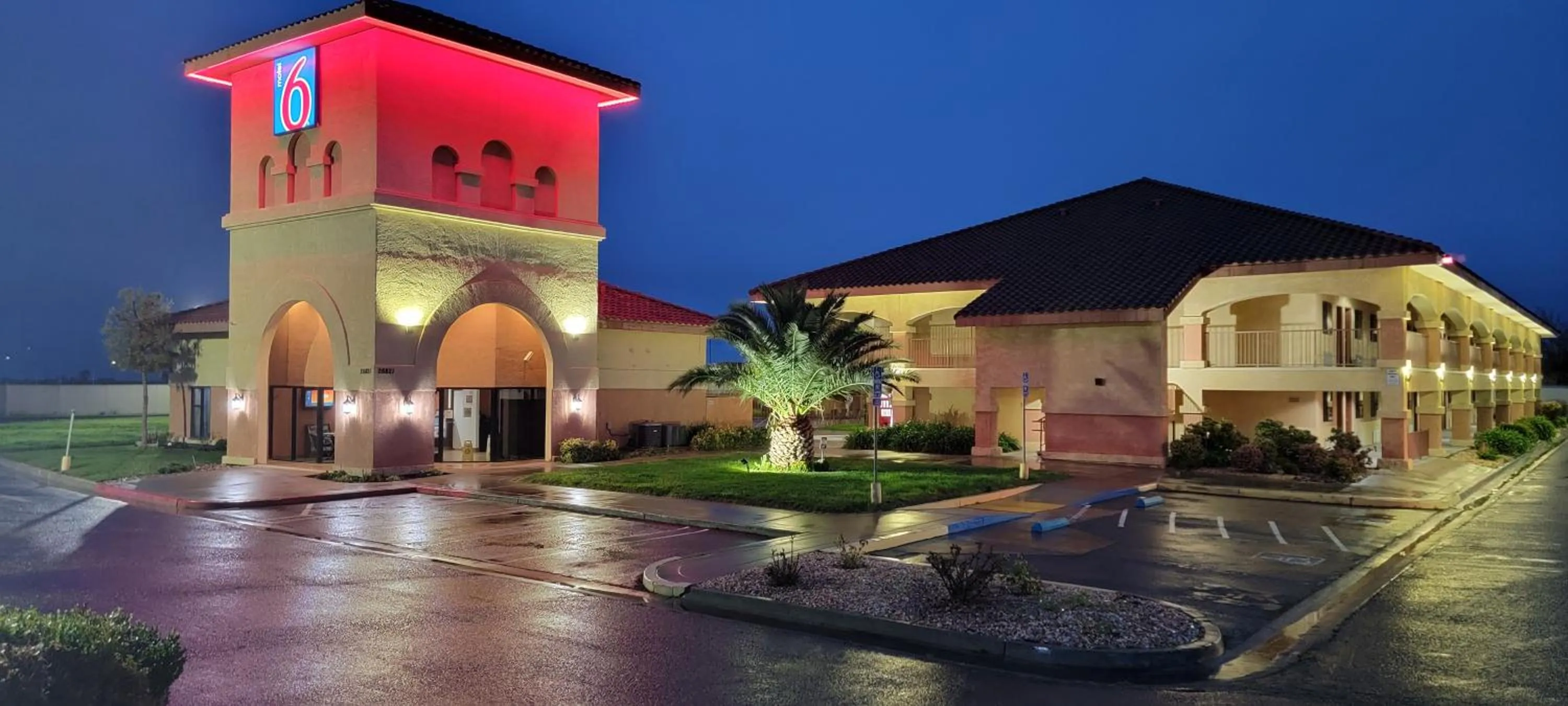 Property building in Motel 6-Santa Nella, CA - Los Banos