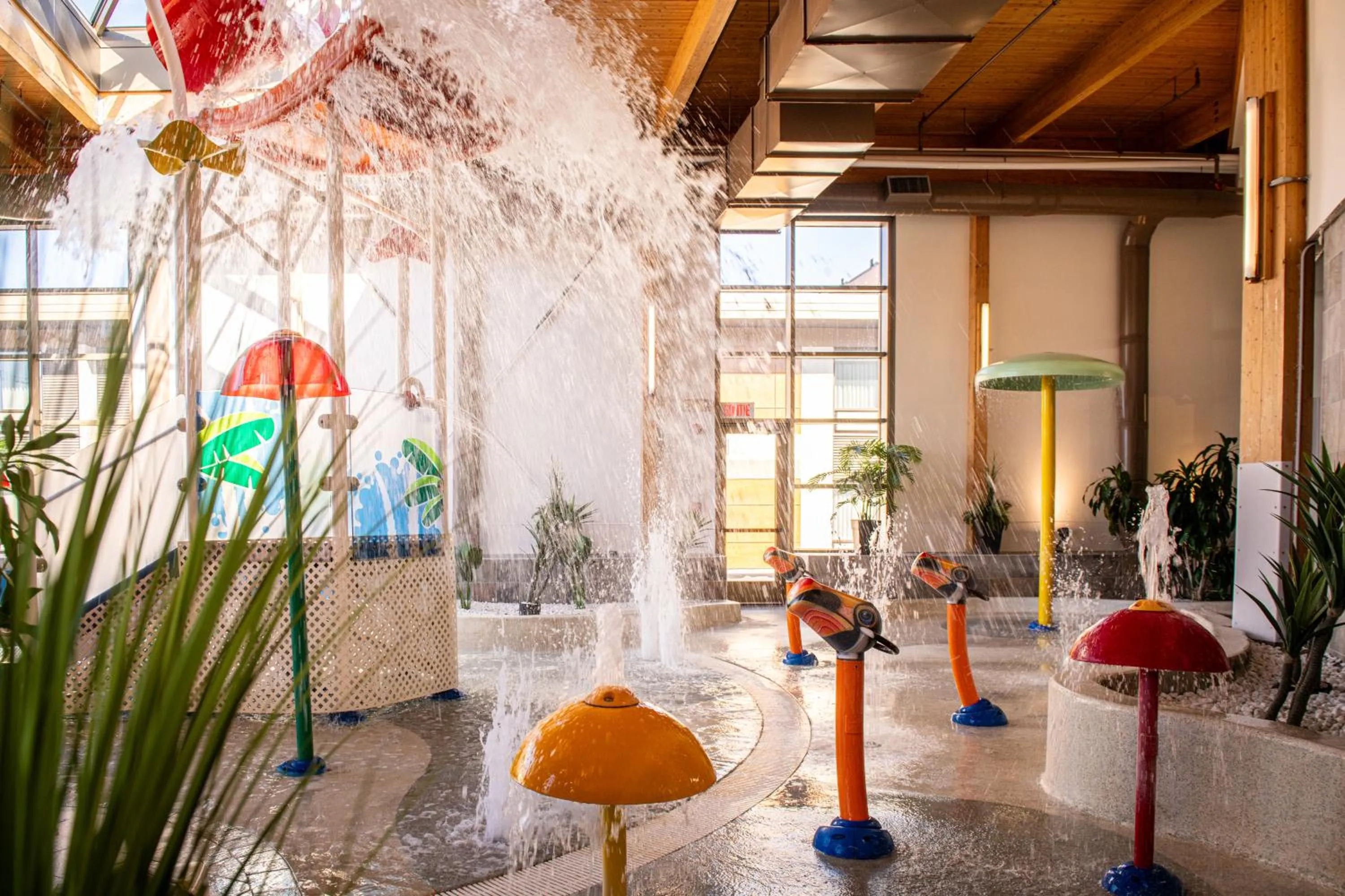 Swimming pool in Hotel Le Montagnais