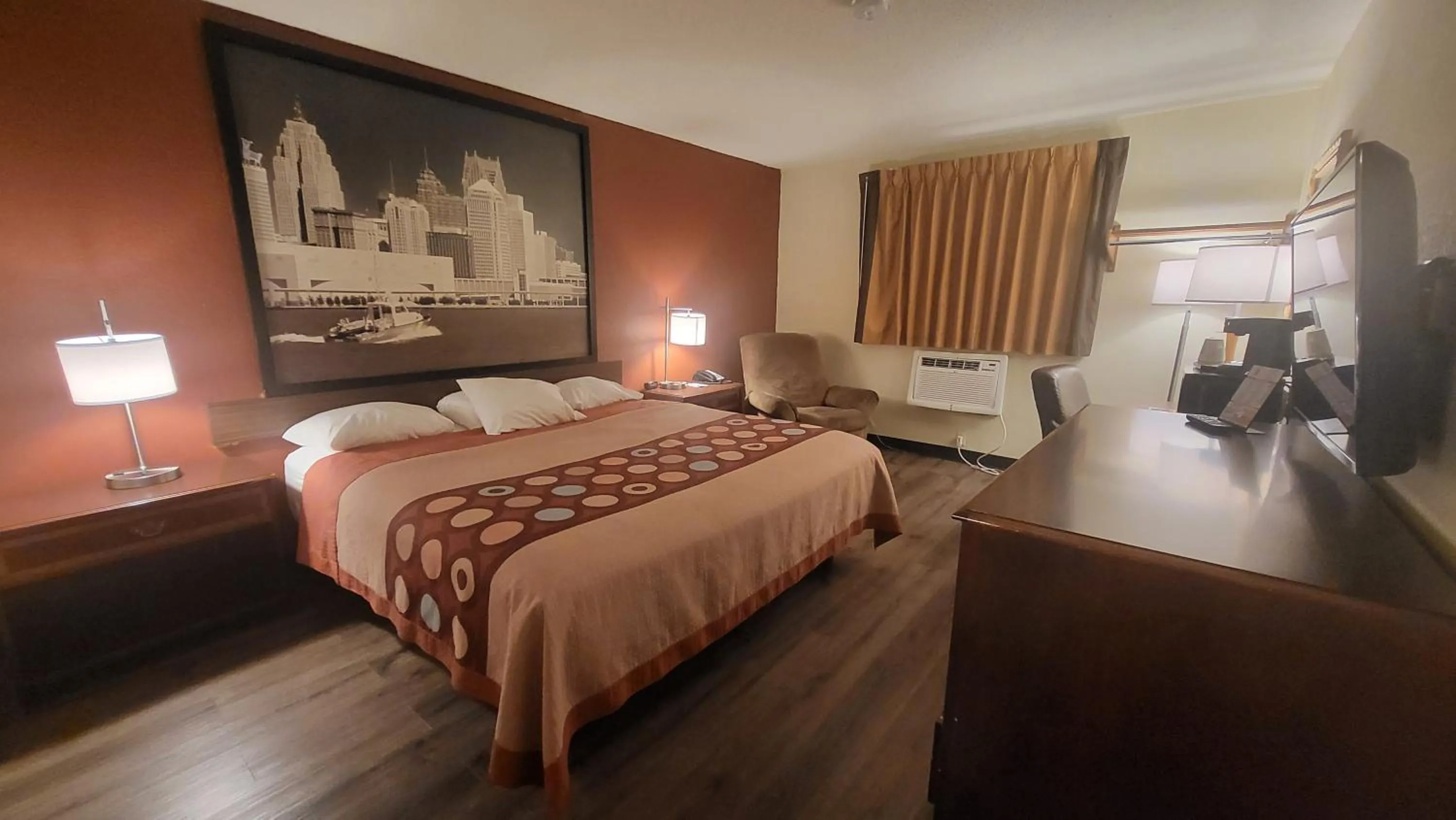 Photo of the whole room, Bed in Super 8 by Wyndham Canton/Livonia Area