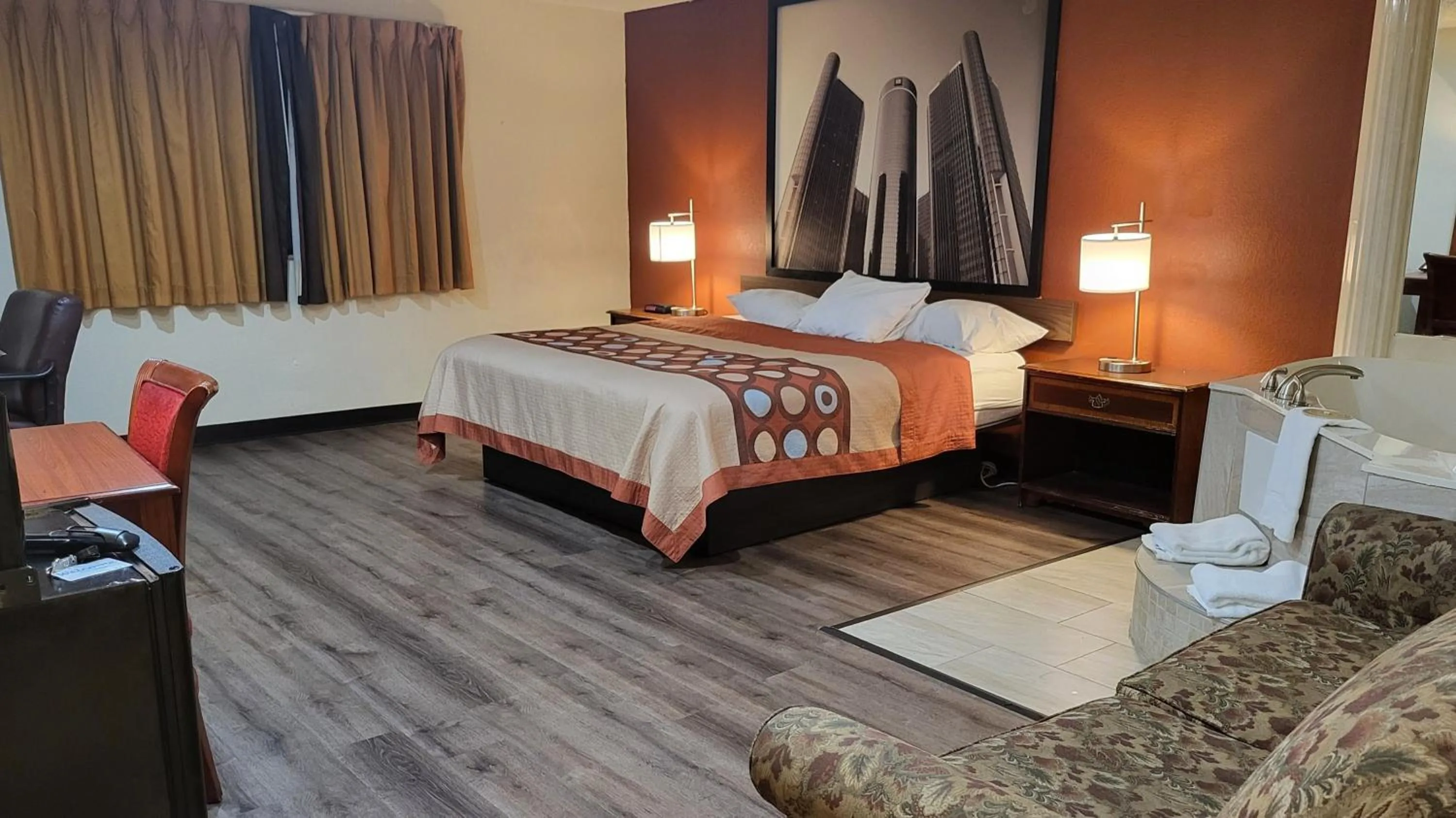 Photo of the whole room, Bed in Super 8 by Wyndham Canton/Livonia Area