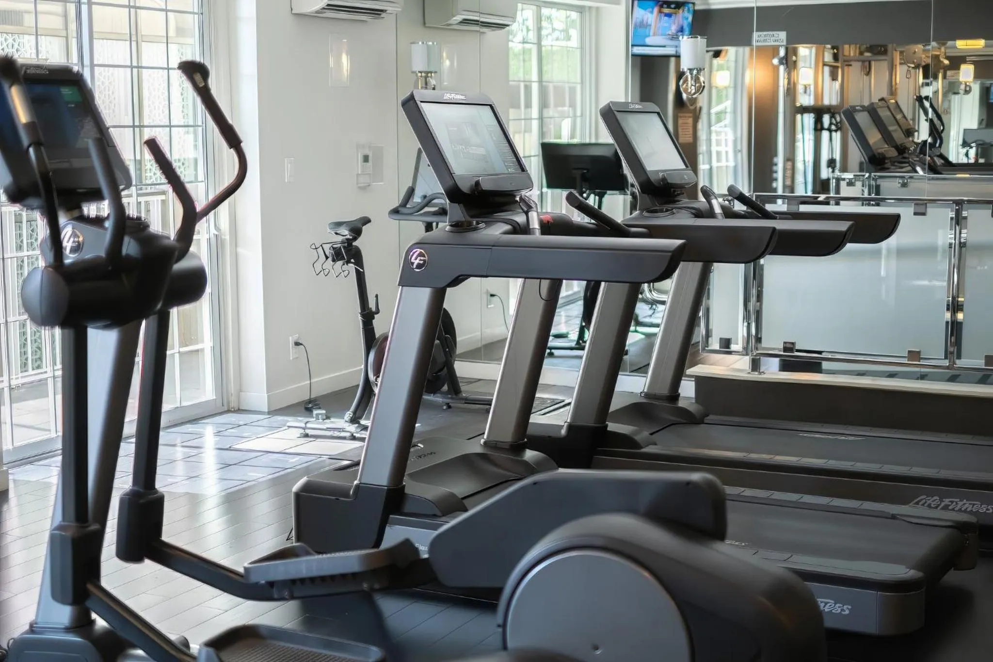 Fitness centre/facilities in Chamberlain West Hollywood