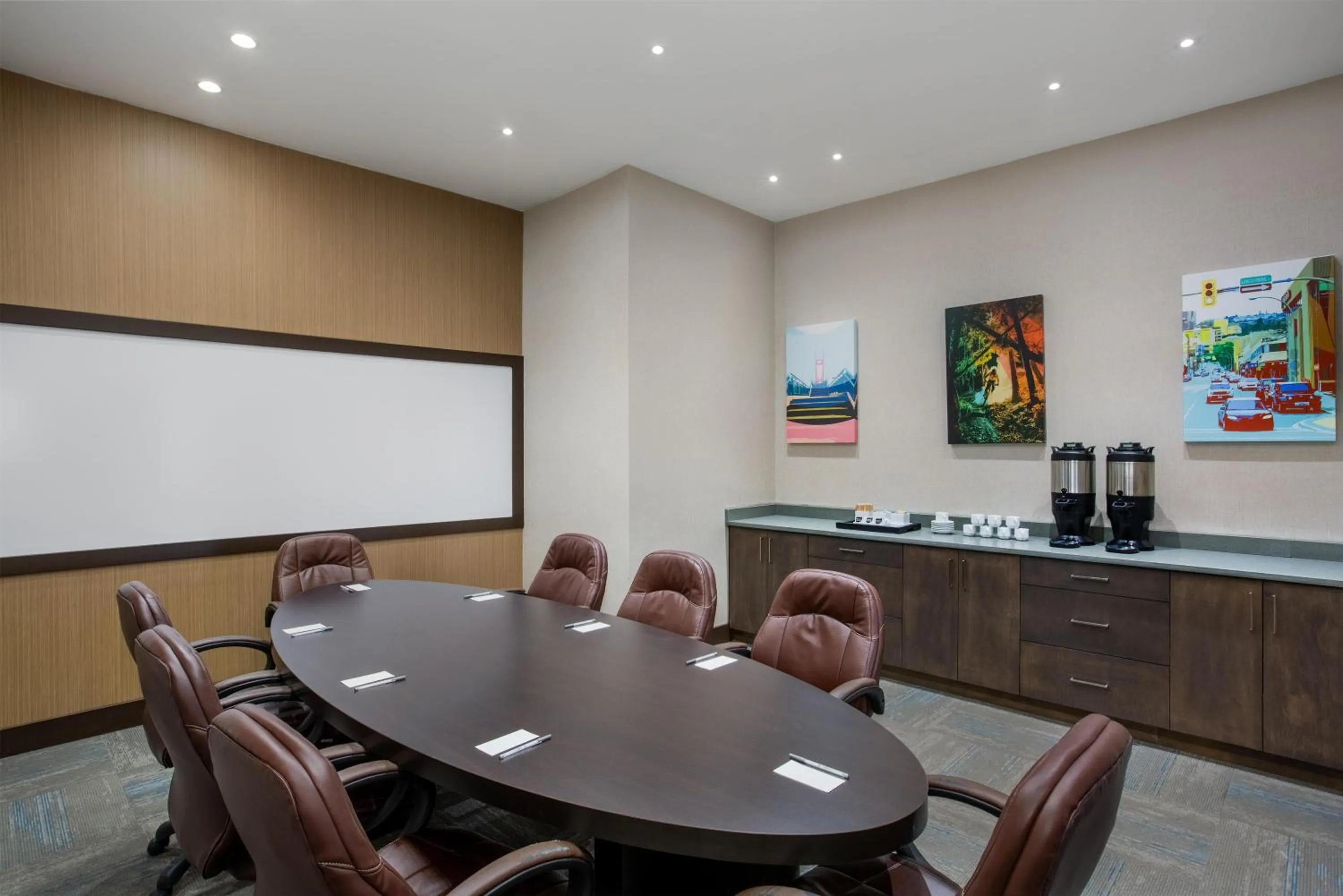 Meeting/conference room in Hampton Inn by Hilton Kamloops