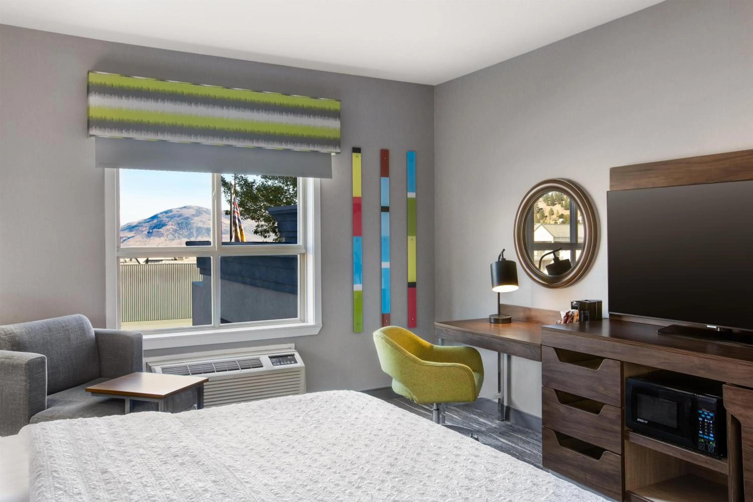 Bed in Hampton Inn by Hilton Kamloops