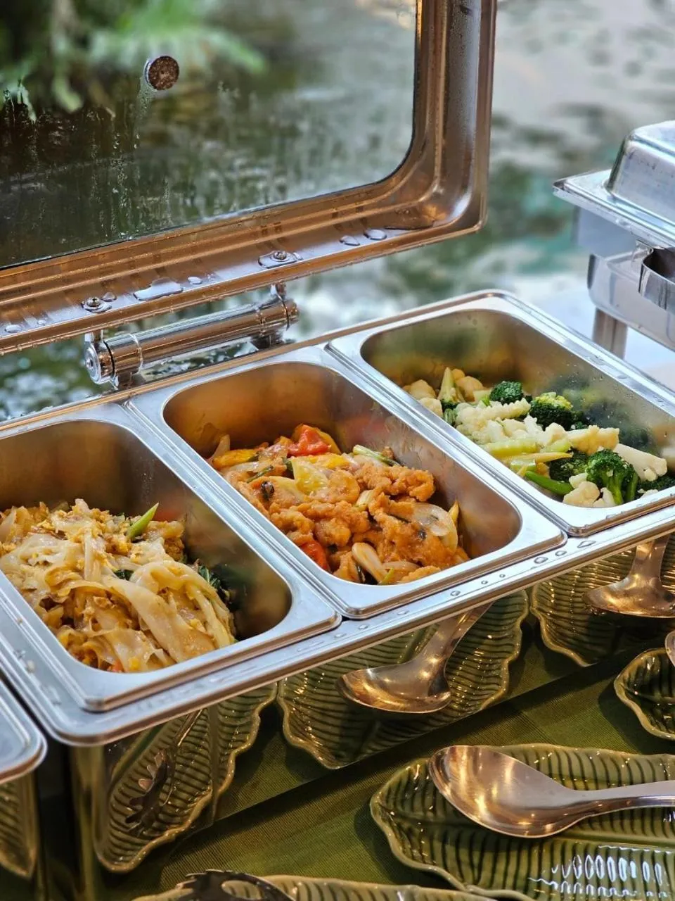 Property building in Feung Nakorn Balcony Rooms and Cafe