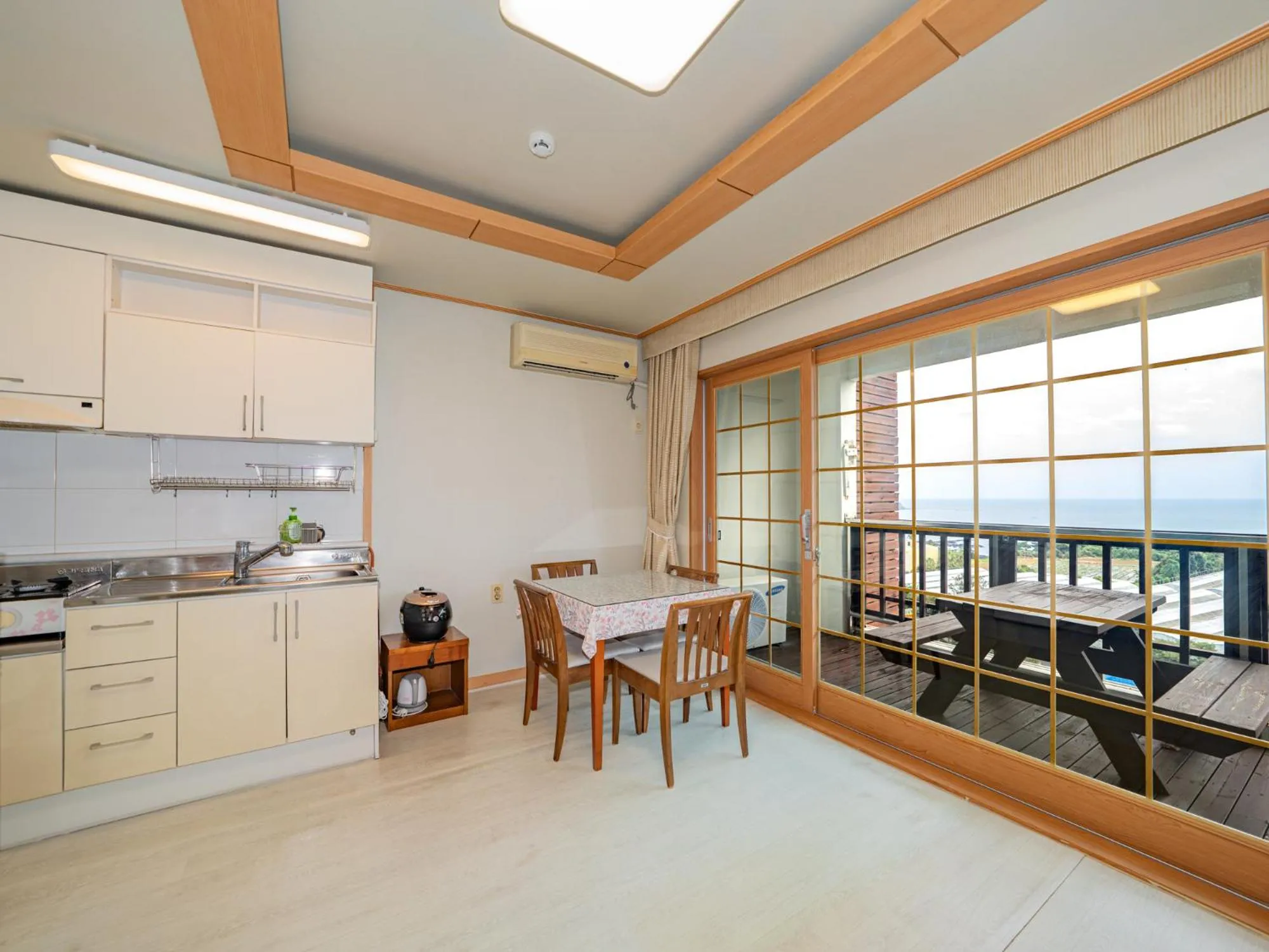 Area and facilities in Four Season Pension