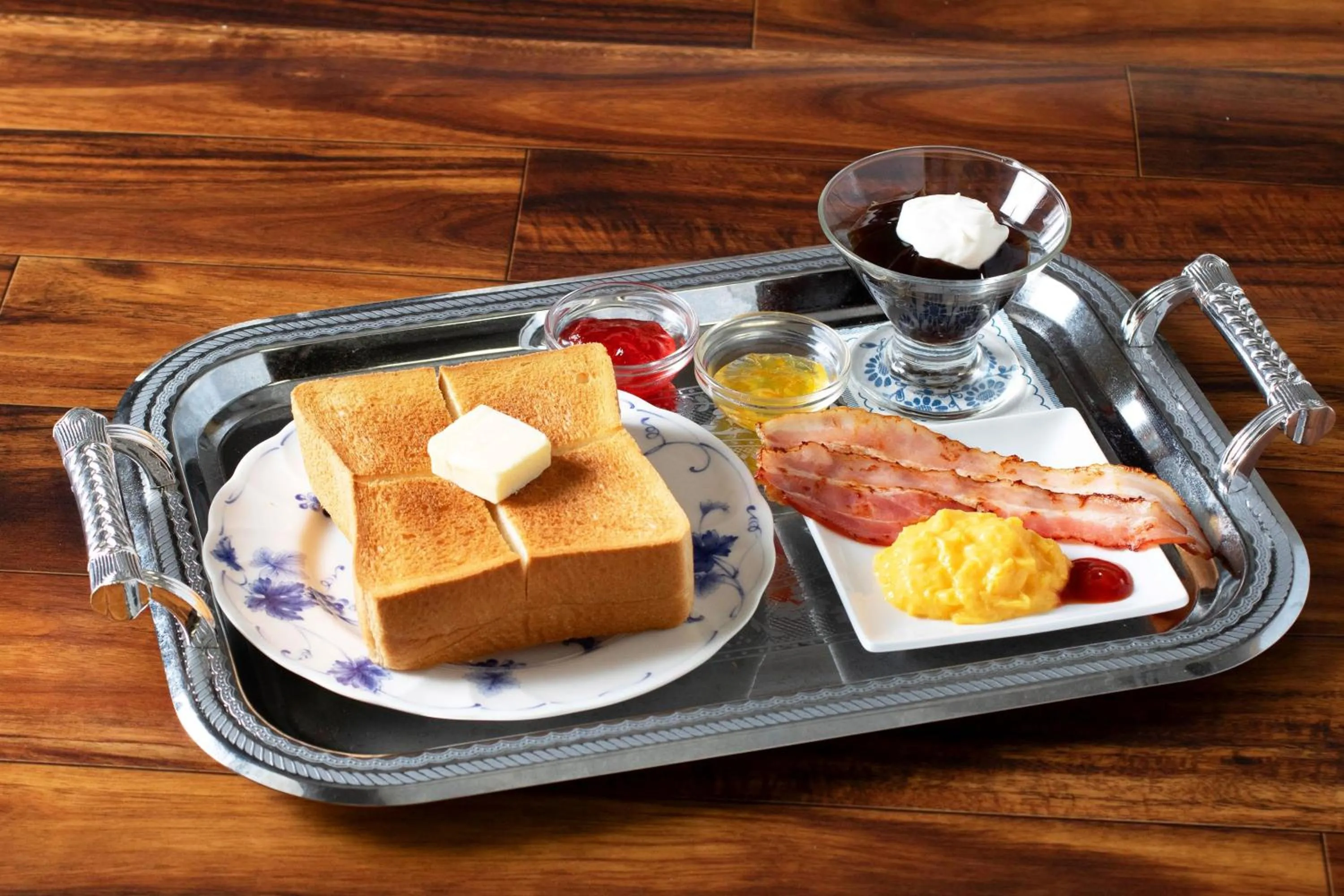 Breakfast in remm Akihabara