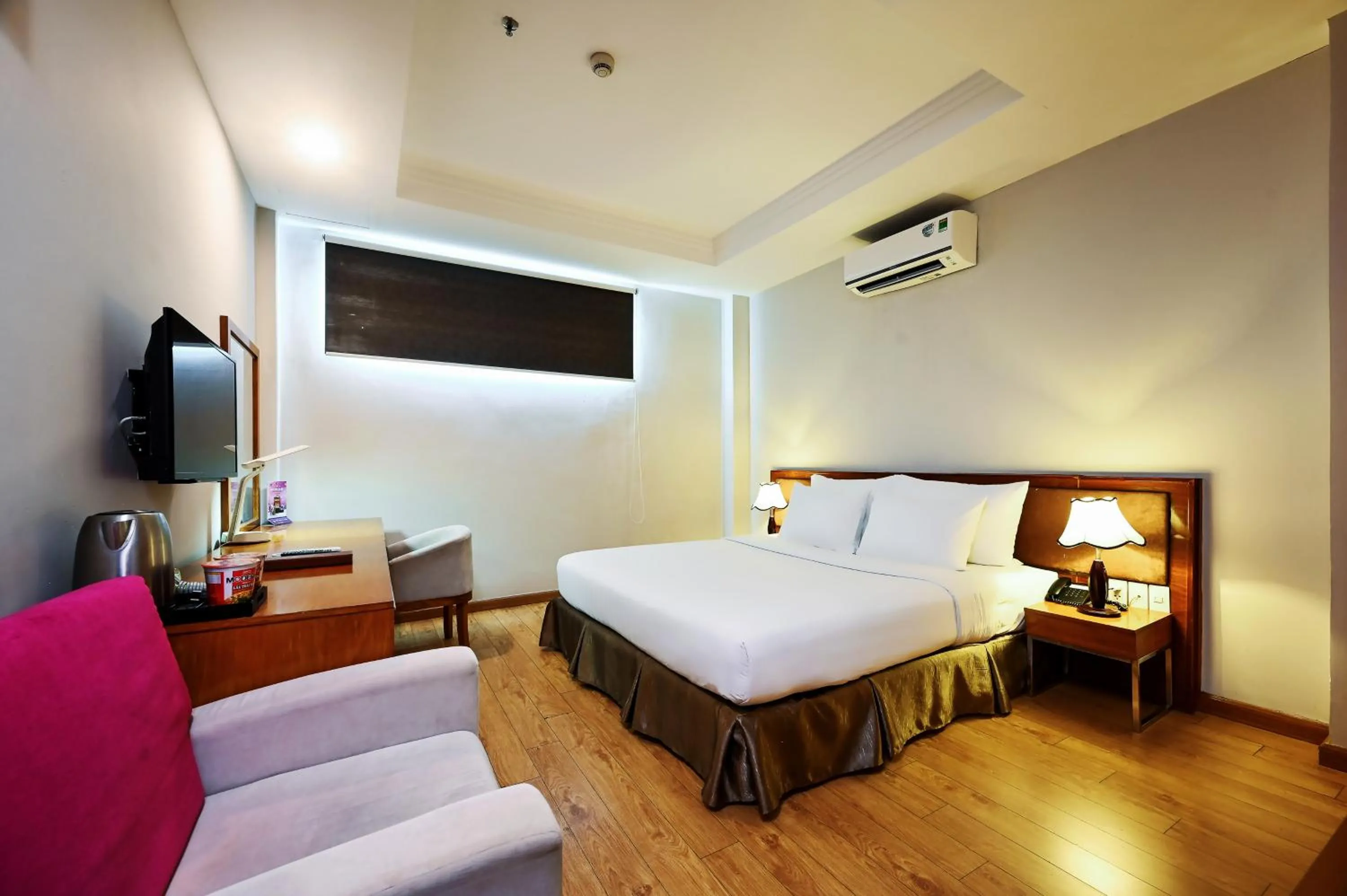 Photo of the whole room, Bed in TTC Hotel Deluxe Airport