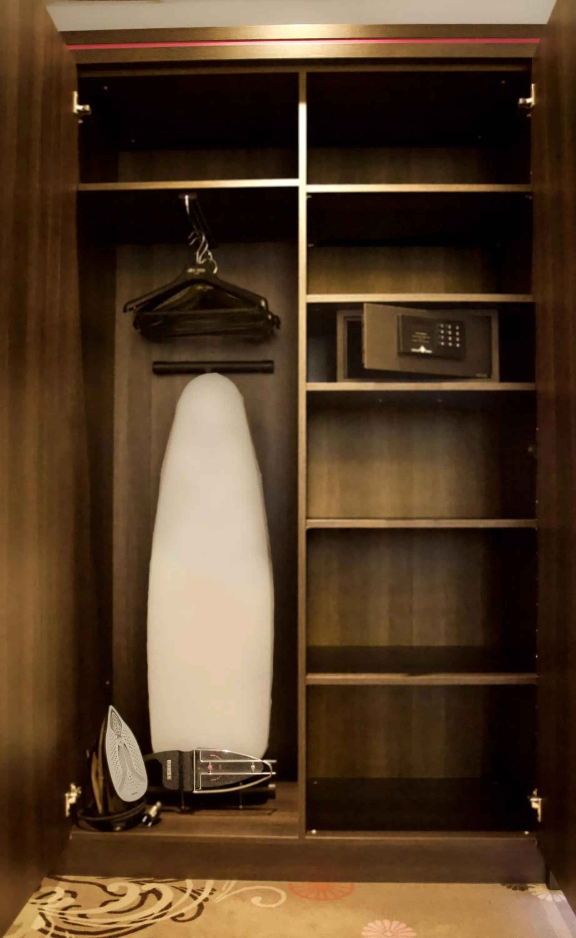 wardrobe in Hotel Szafran