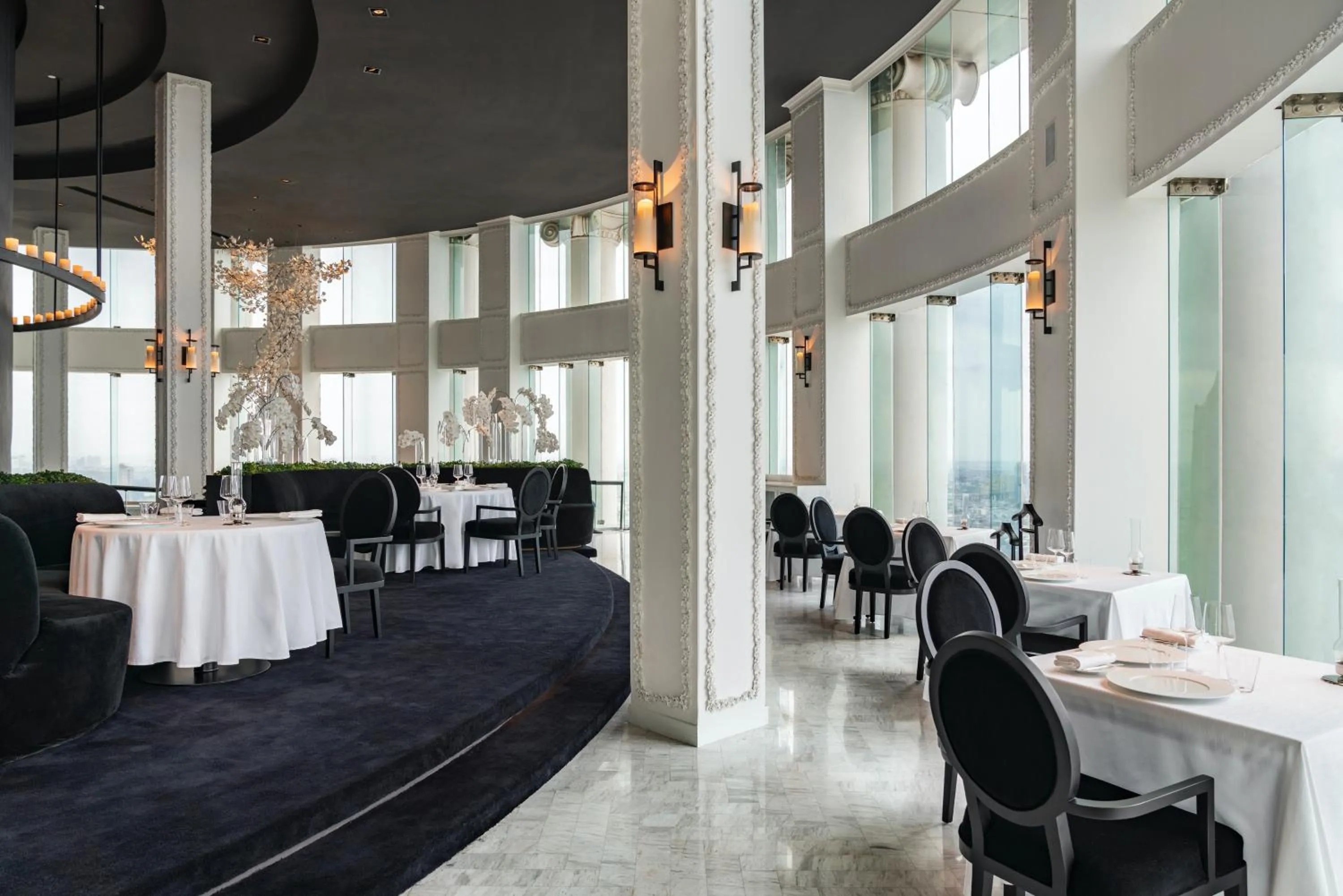 Restaurant/places to eat in lebua at State Tower
