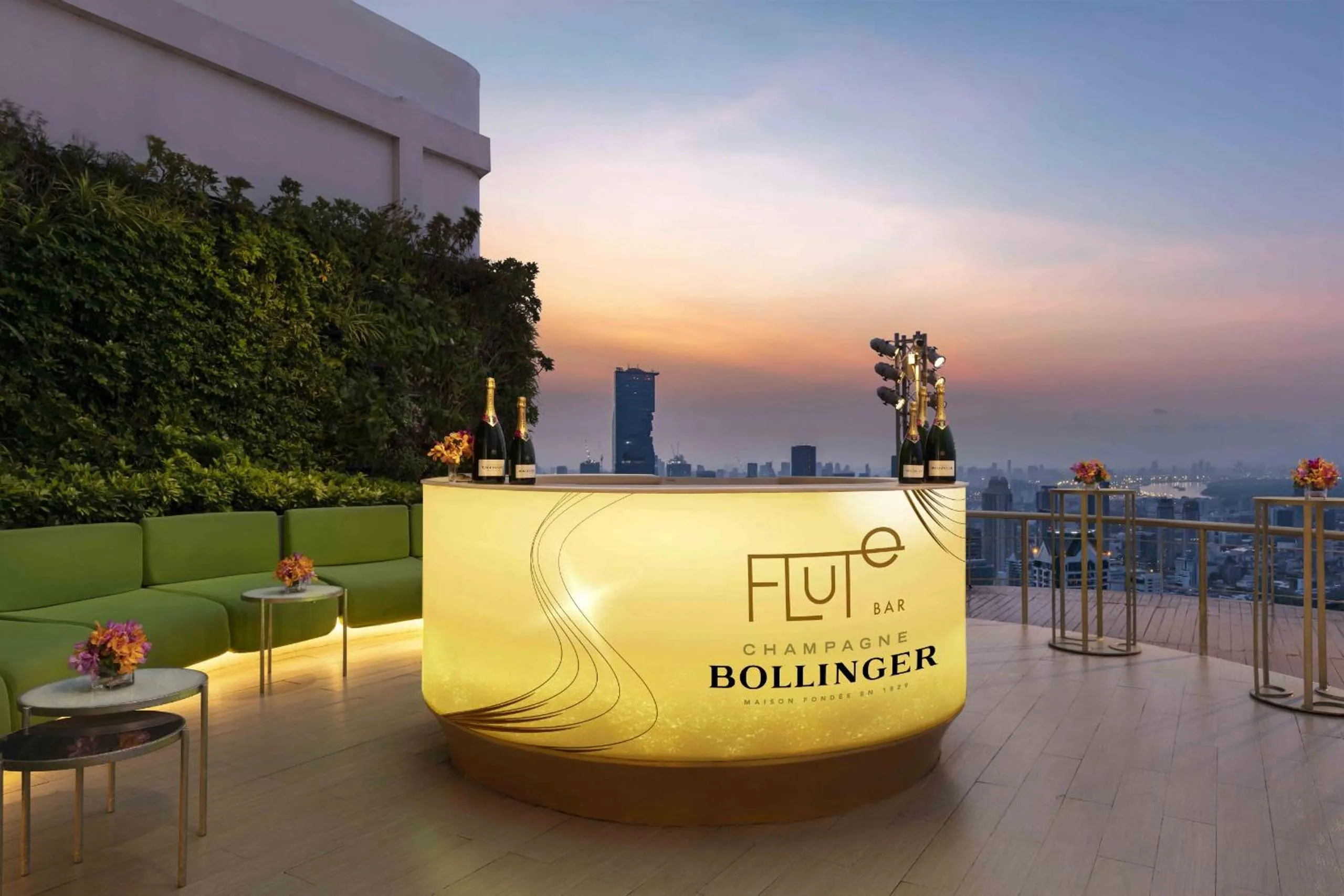 Restaurant/places to eat in lebua at State Tower