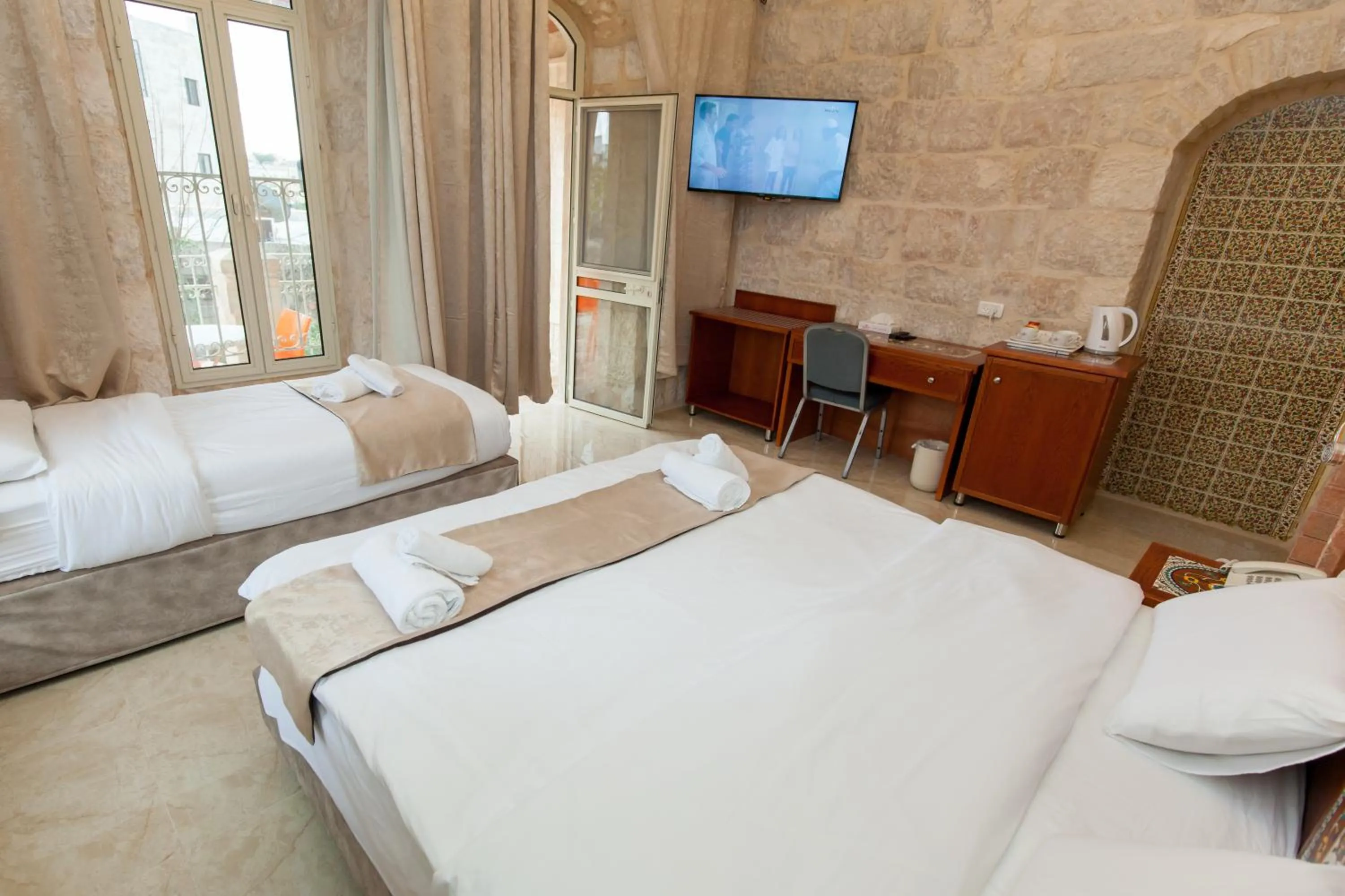 Bed in Azzahra Boutique Hotel & Restaurant - Jerusalem