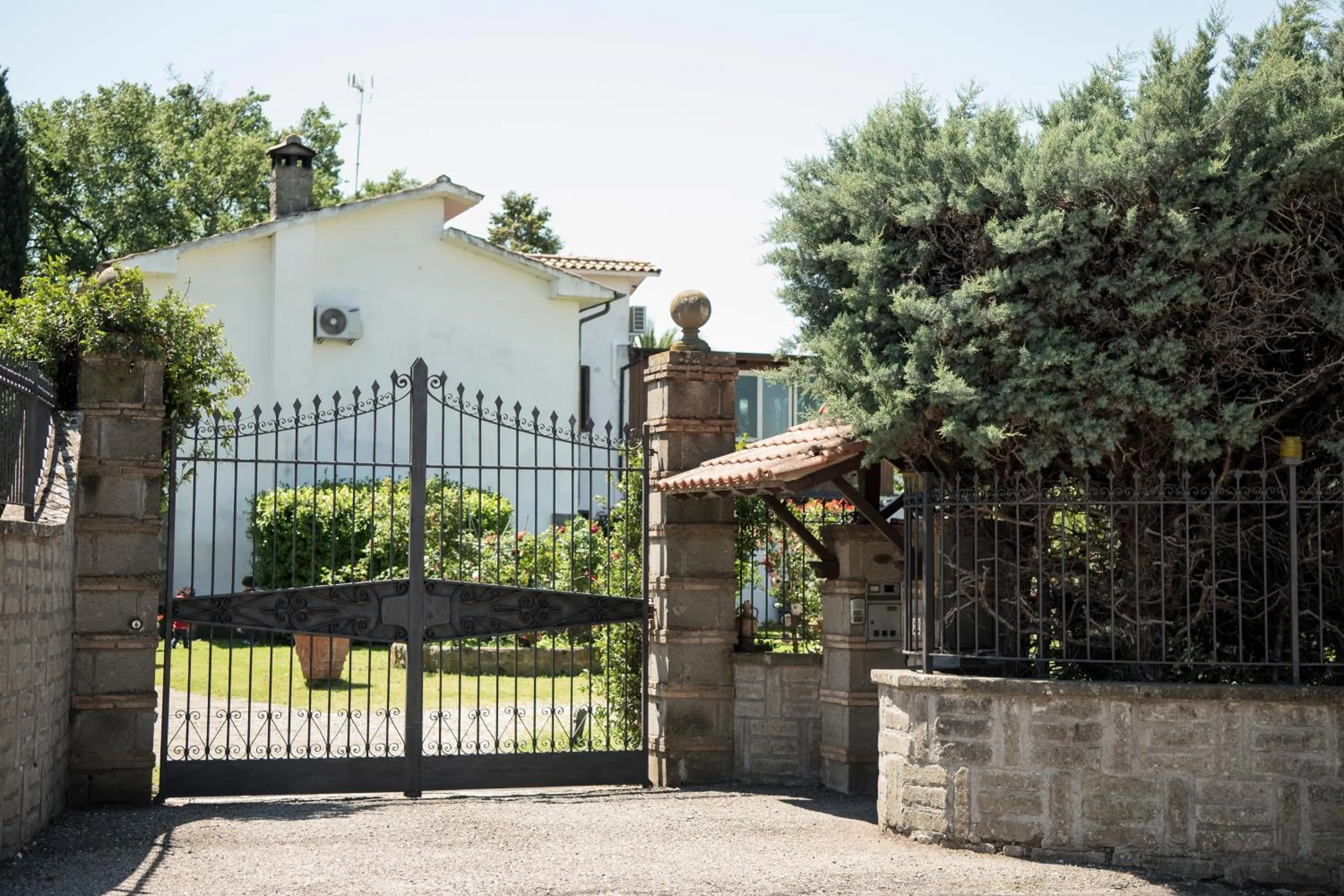 Facade/entrance in B&B Le Cinque Querce