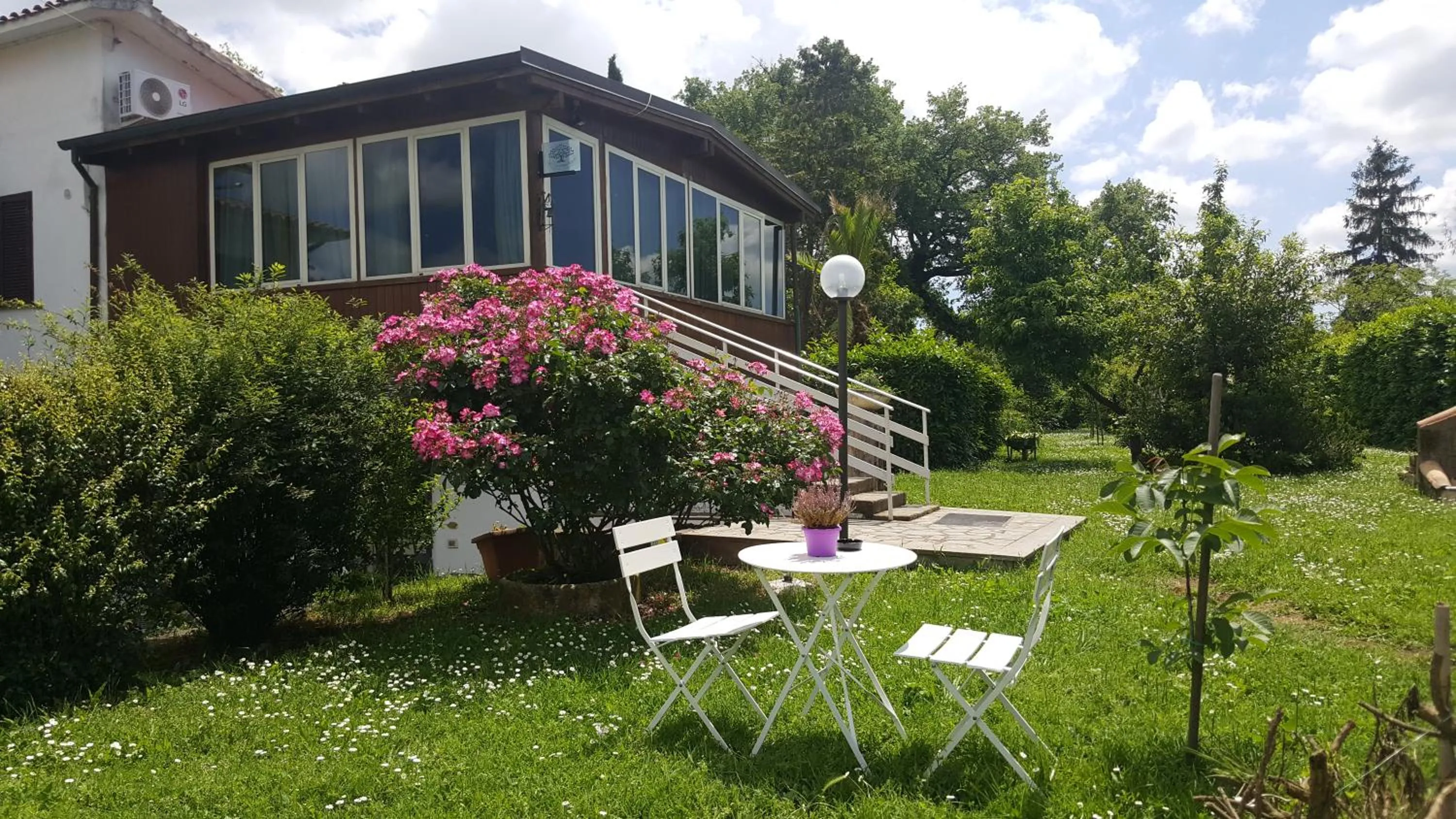 Facade/entrance in B&B Le Cinque Querce