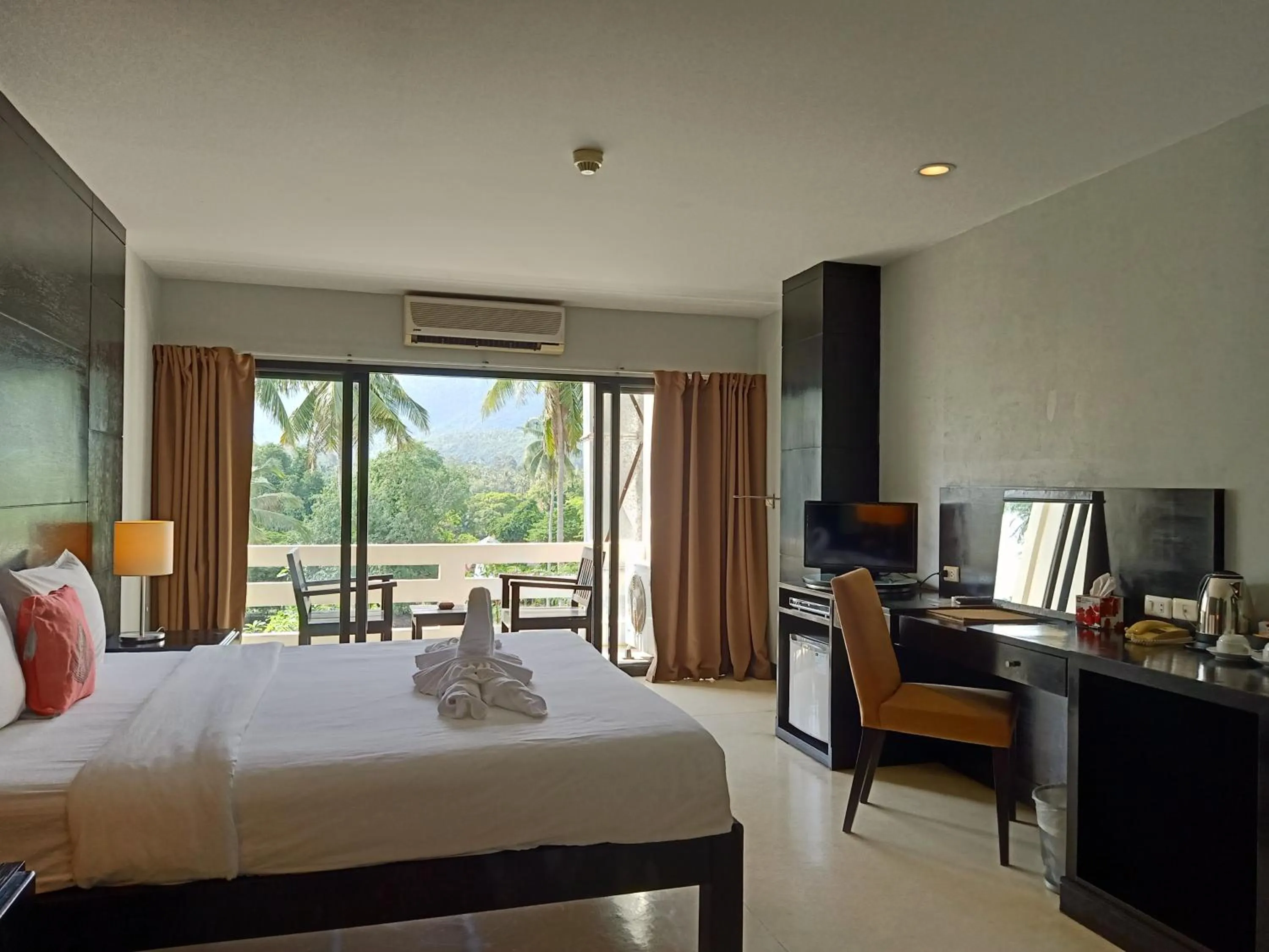 View (from property/room), Bed in Amarin Samui Hotel - SHA Plus Certified