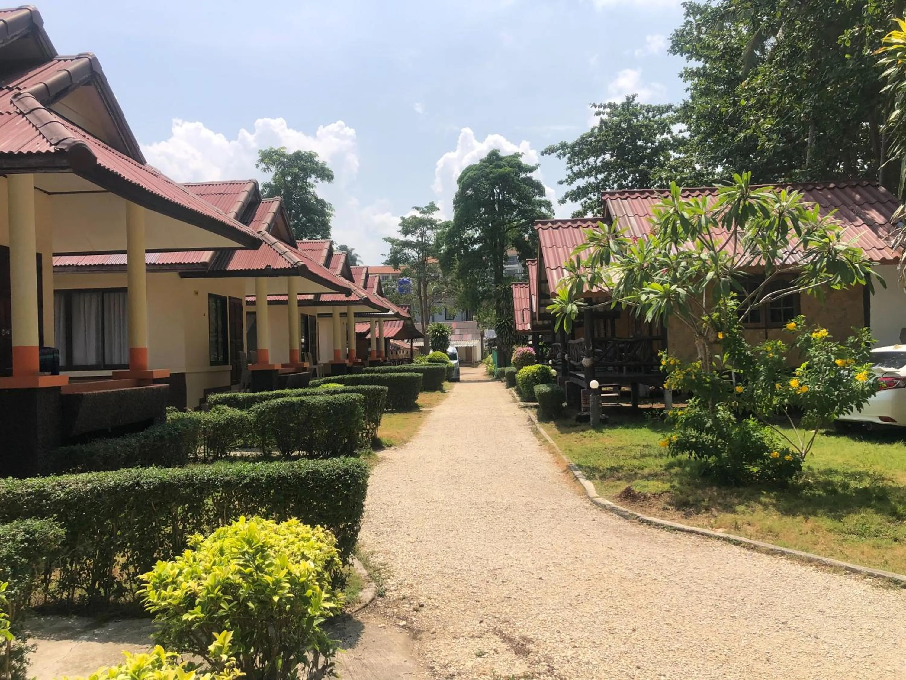 Moonwalk Lanta Resort