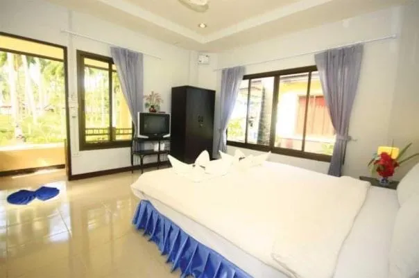 Bed in Moonwalk Lanta Resort