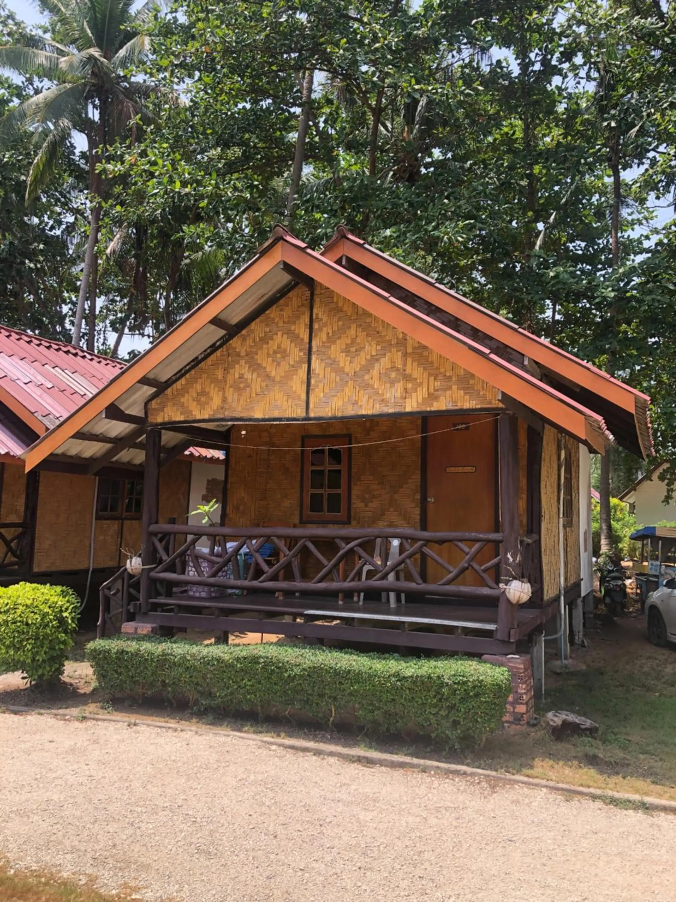 Moonwalk Lanta Resort