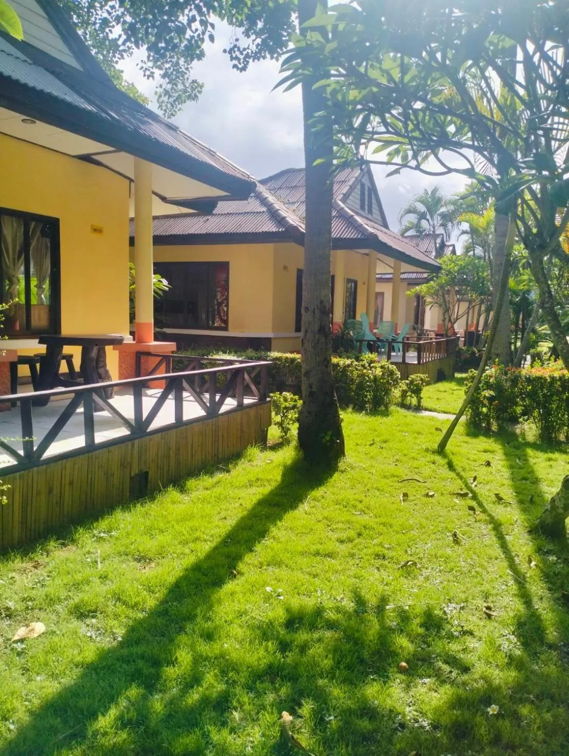 Moonwalk Lanta Resort