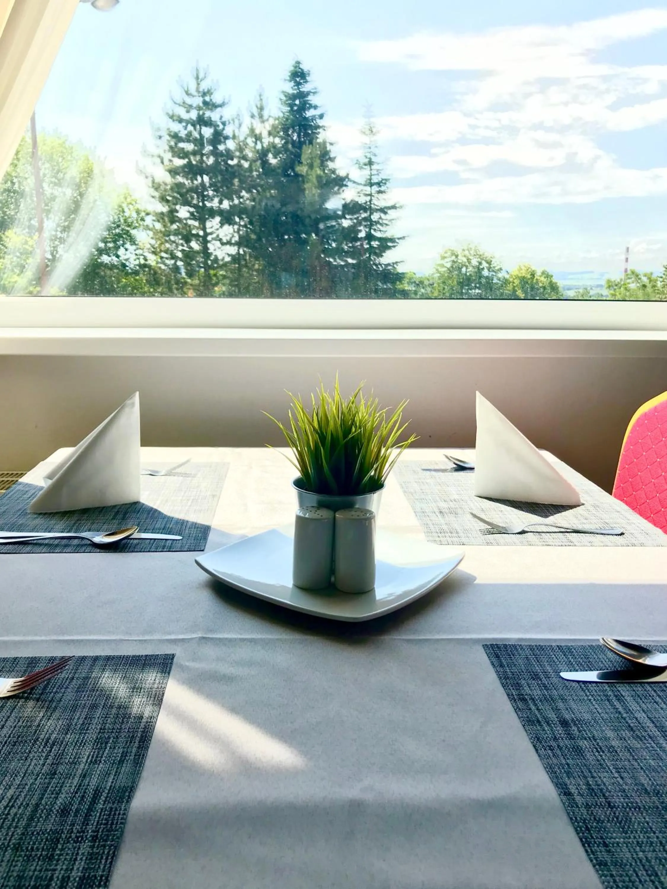 Restaurant/places to eat in Interhotel America