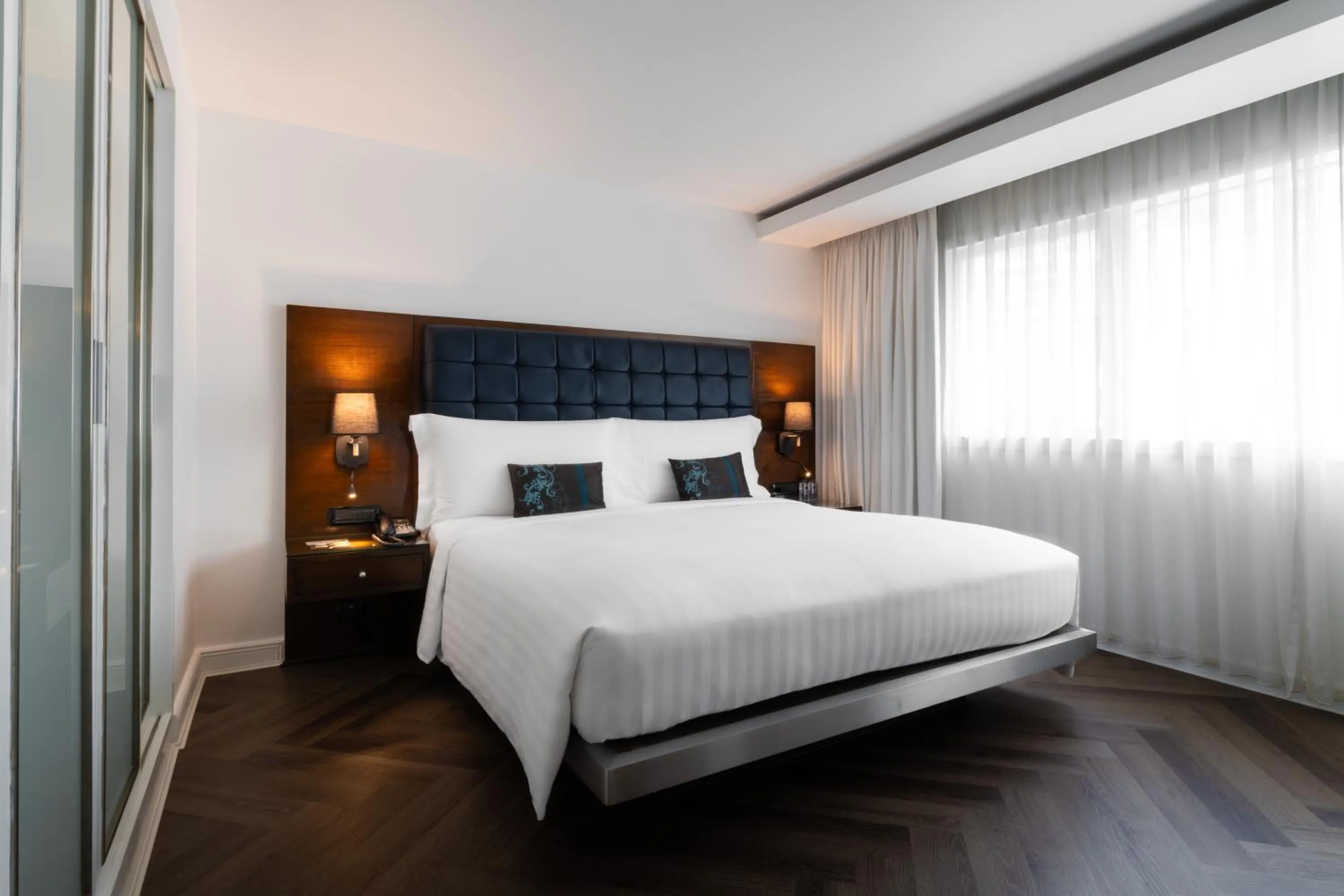 Bedroom, Bed in Night Hotel Bangkok - Sukhumvit 15