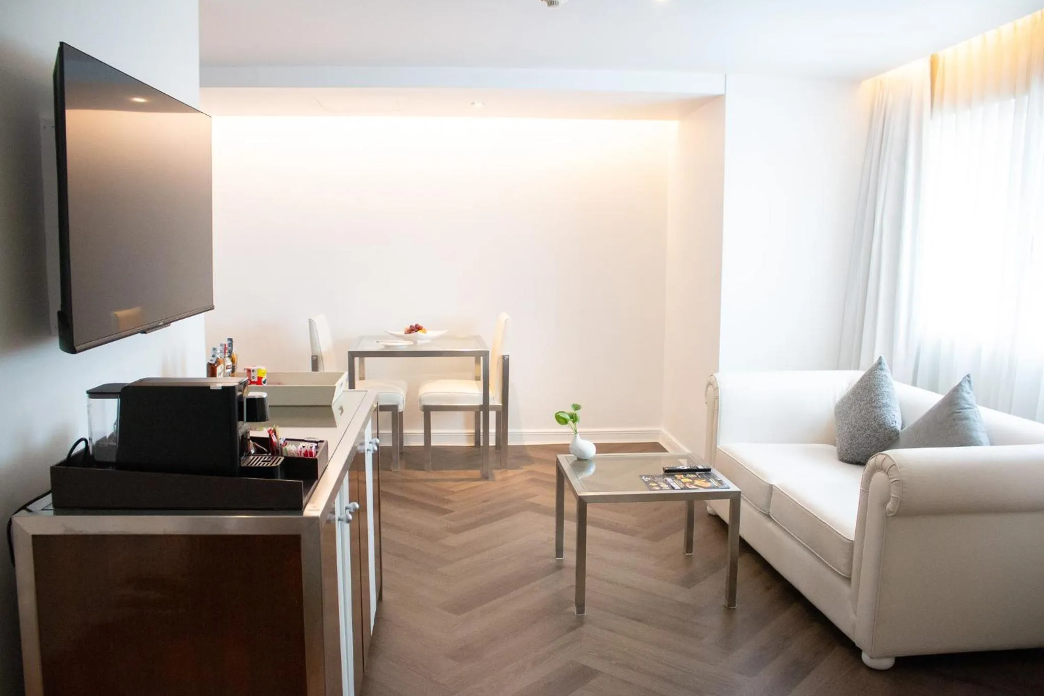 Living room in Night Hotel Bangkok - Sukhumvit 15