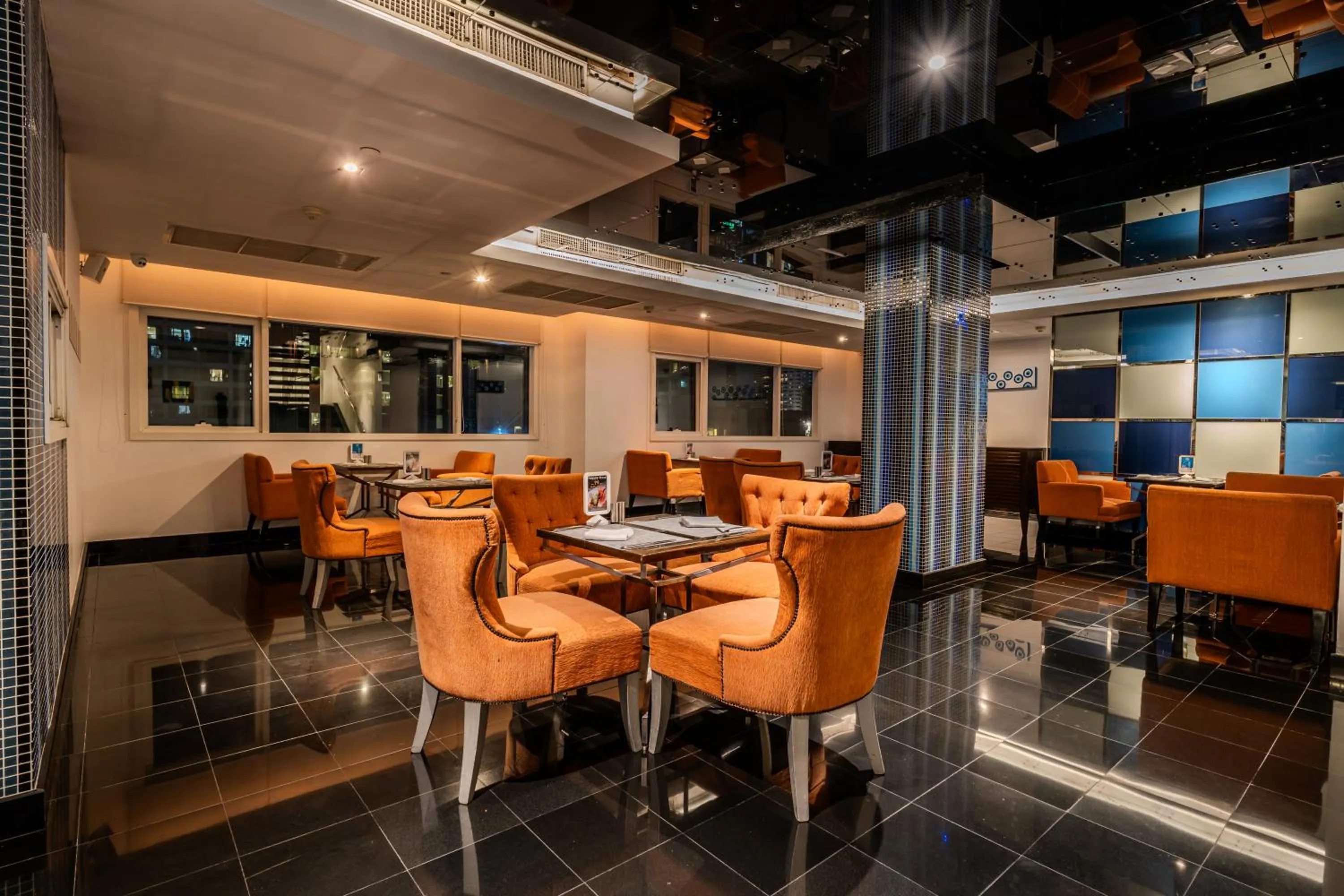 Restaurant/places to eat in Night Hotel Bangkok - Sukhumvit 15