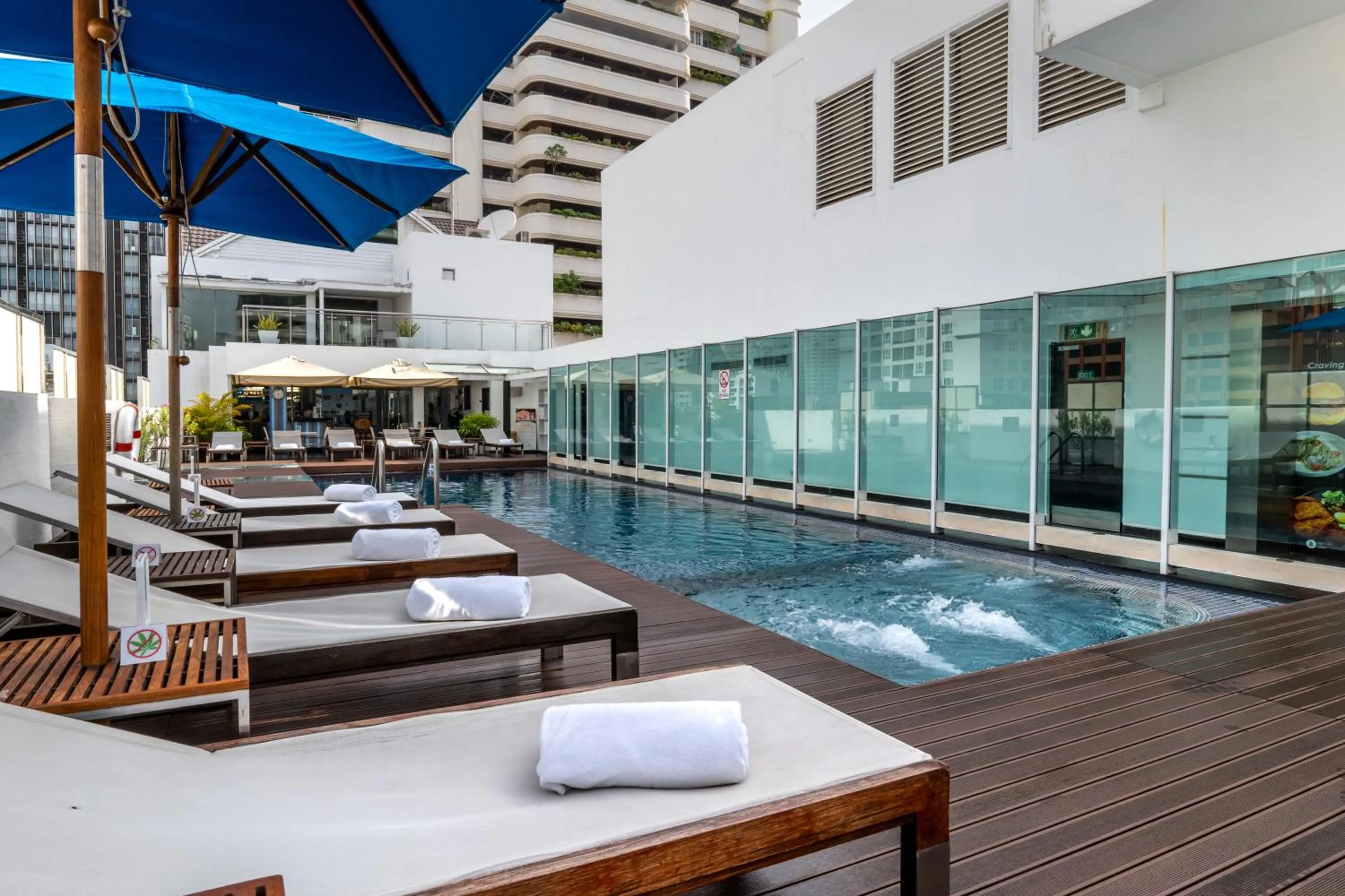 Swimming pool in Night Hotel Bangkok - Sukhumvit 15