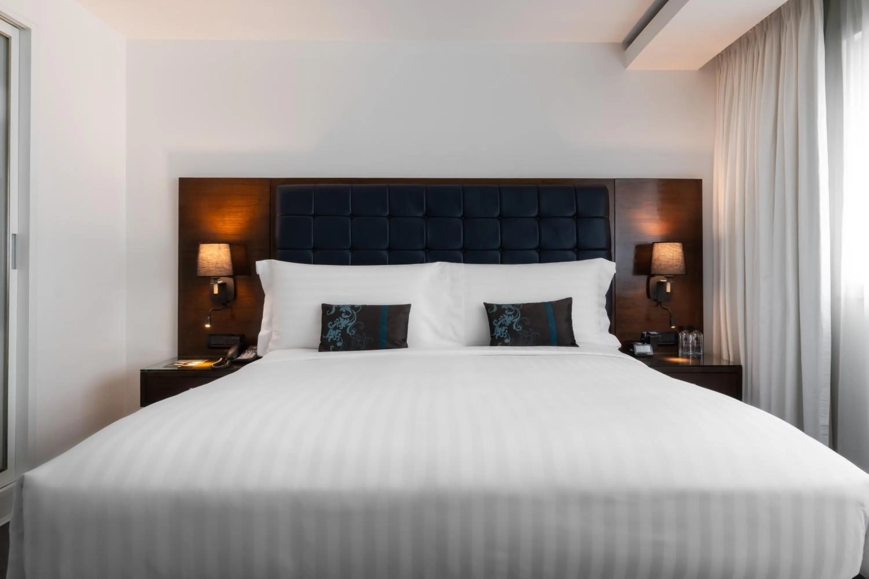 Bed in Night Hotel Bangkok - Sukhumvit 15