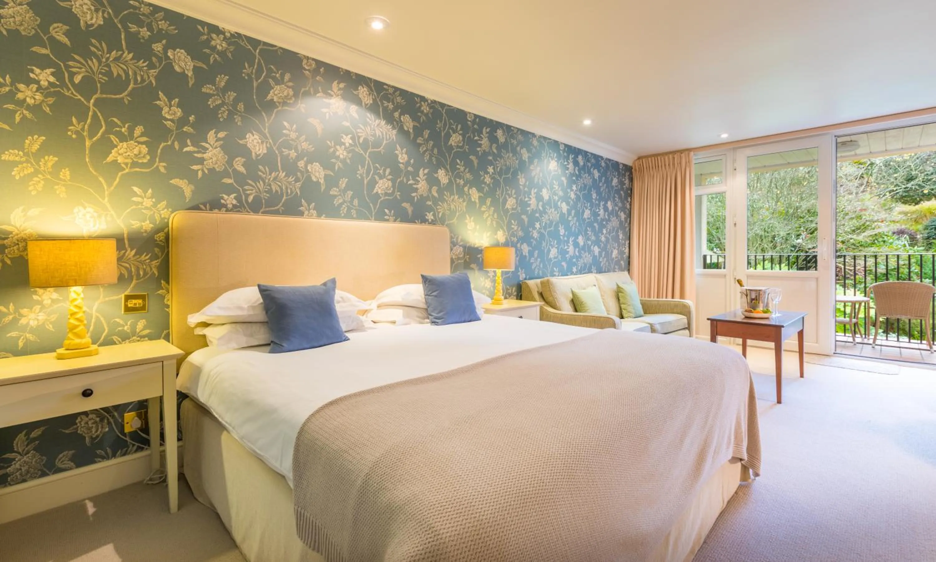 Bed in Fermain Valley Hotel