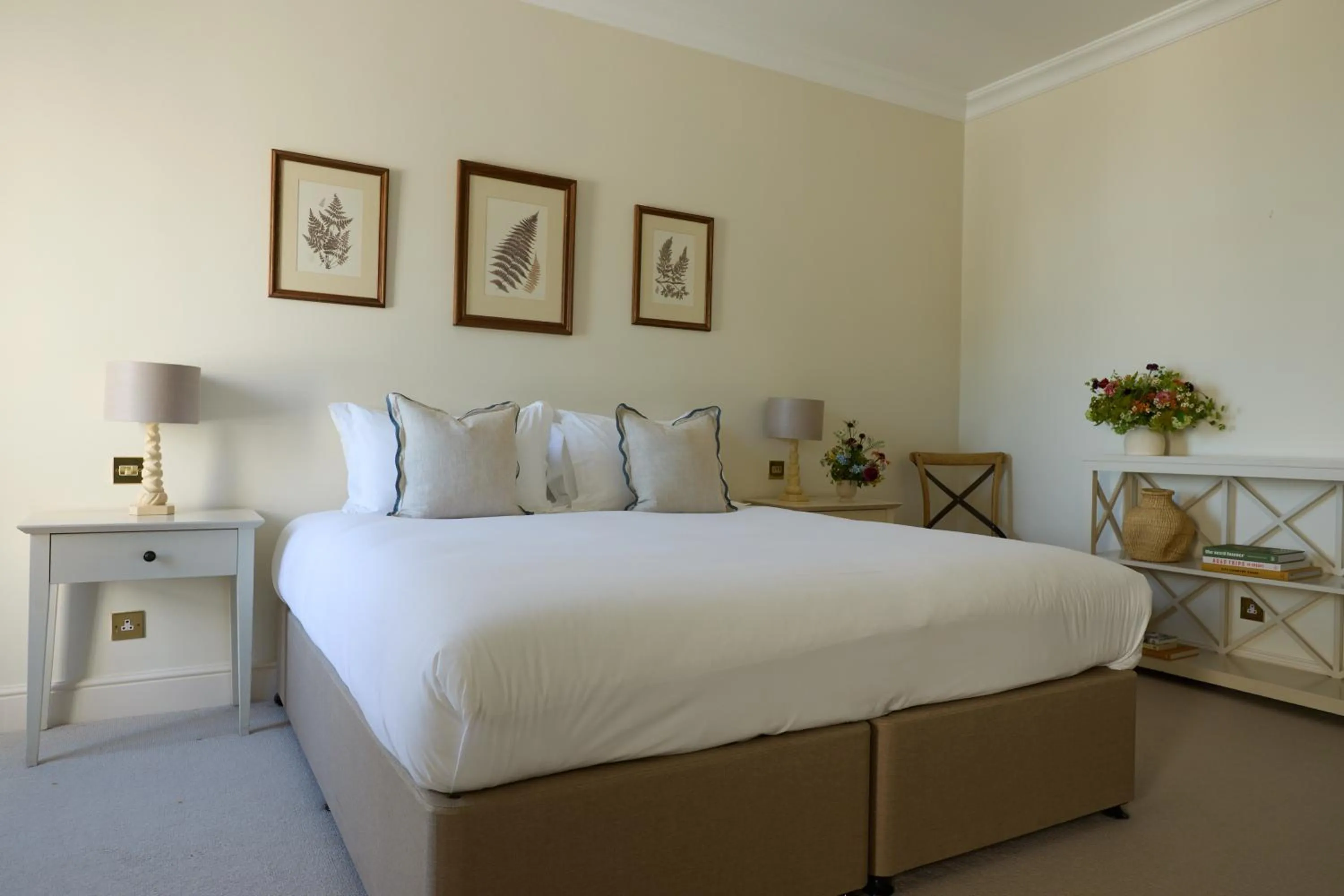 Bedroom, Bed in Fermain Valley Hotel