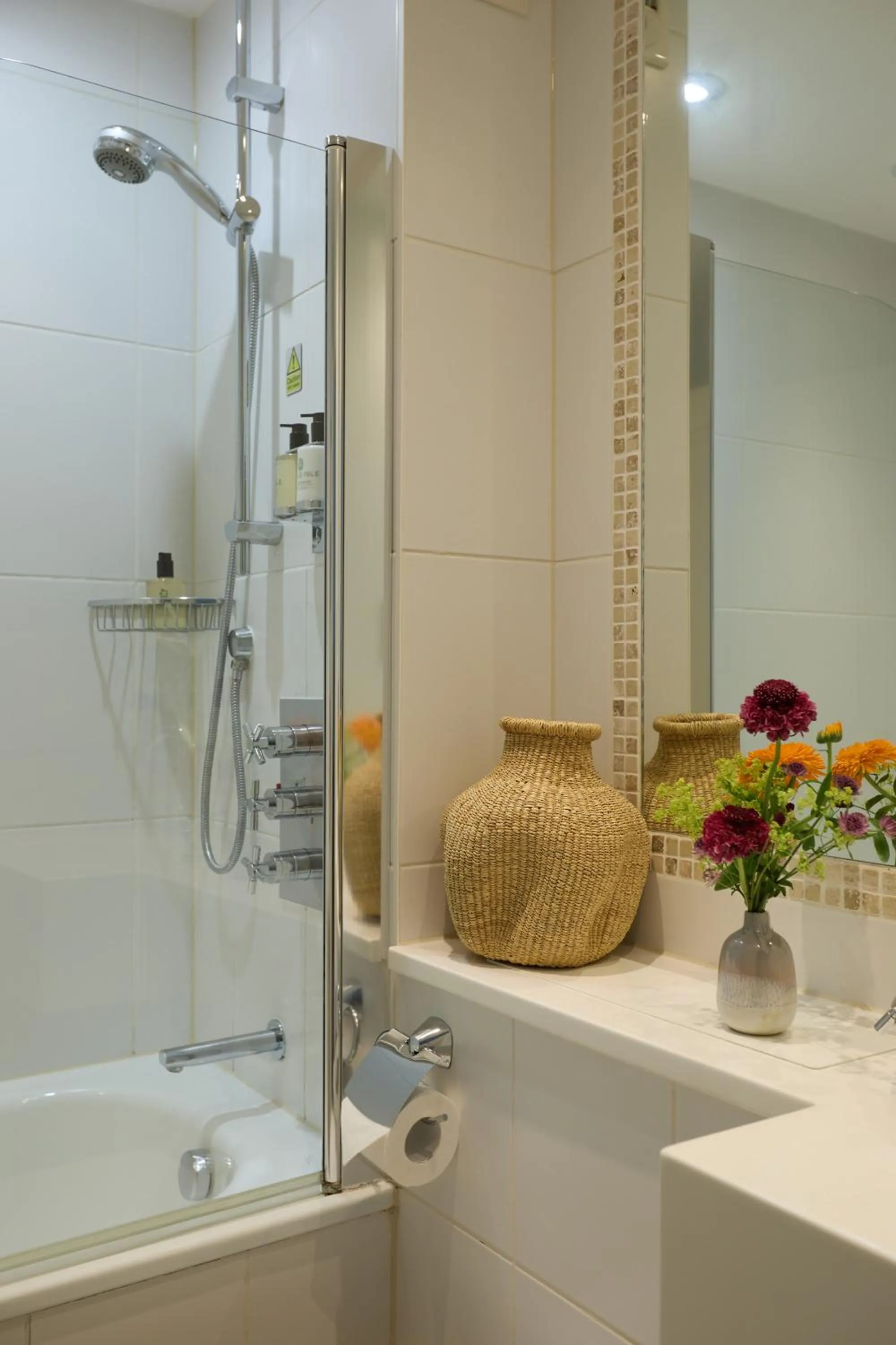 Bathroom in Fermain Valley Hotel