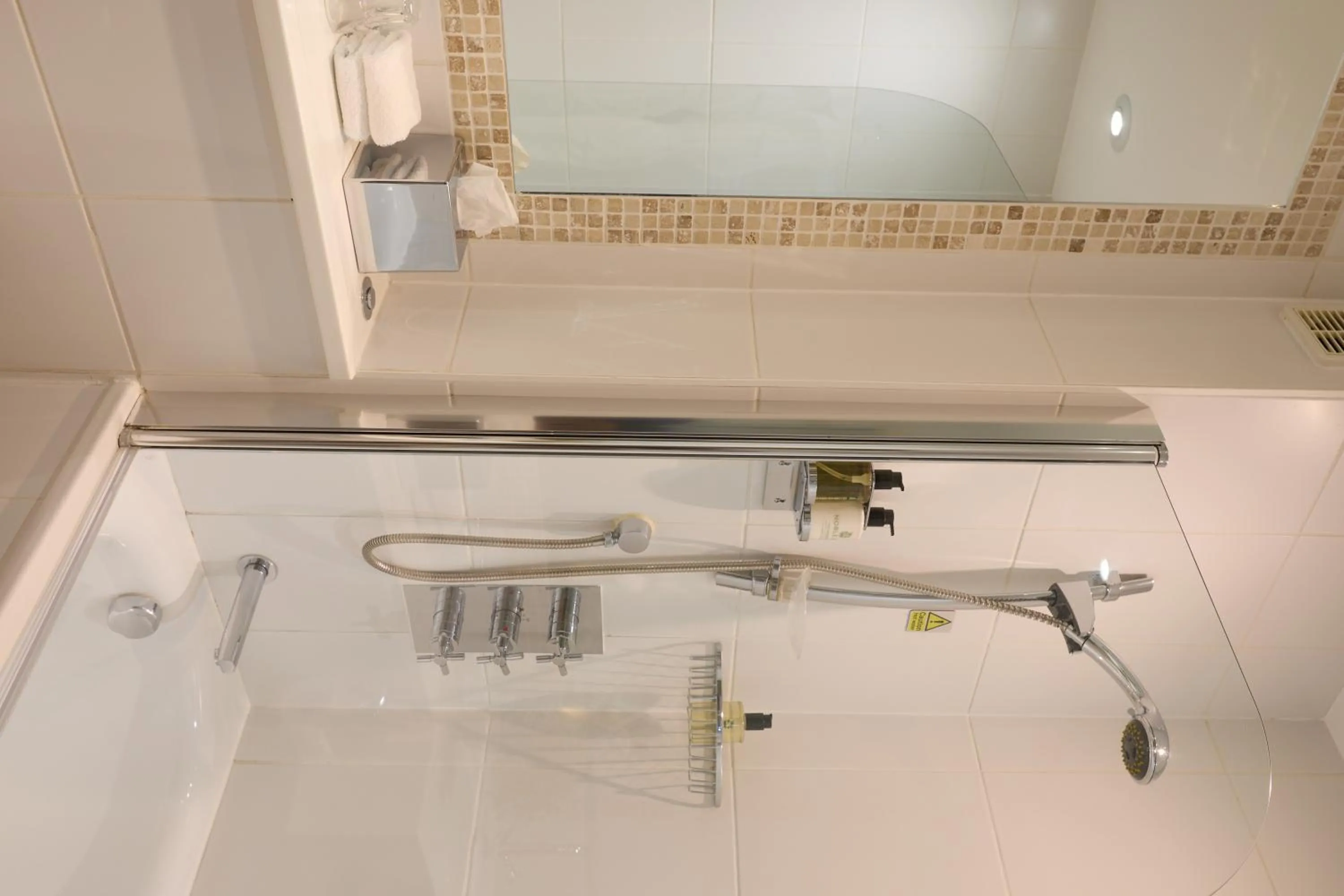 Bathroom in Fermain Valley Hotel