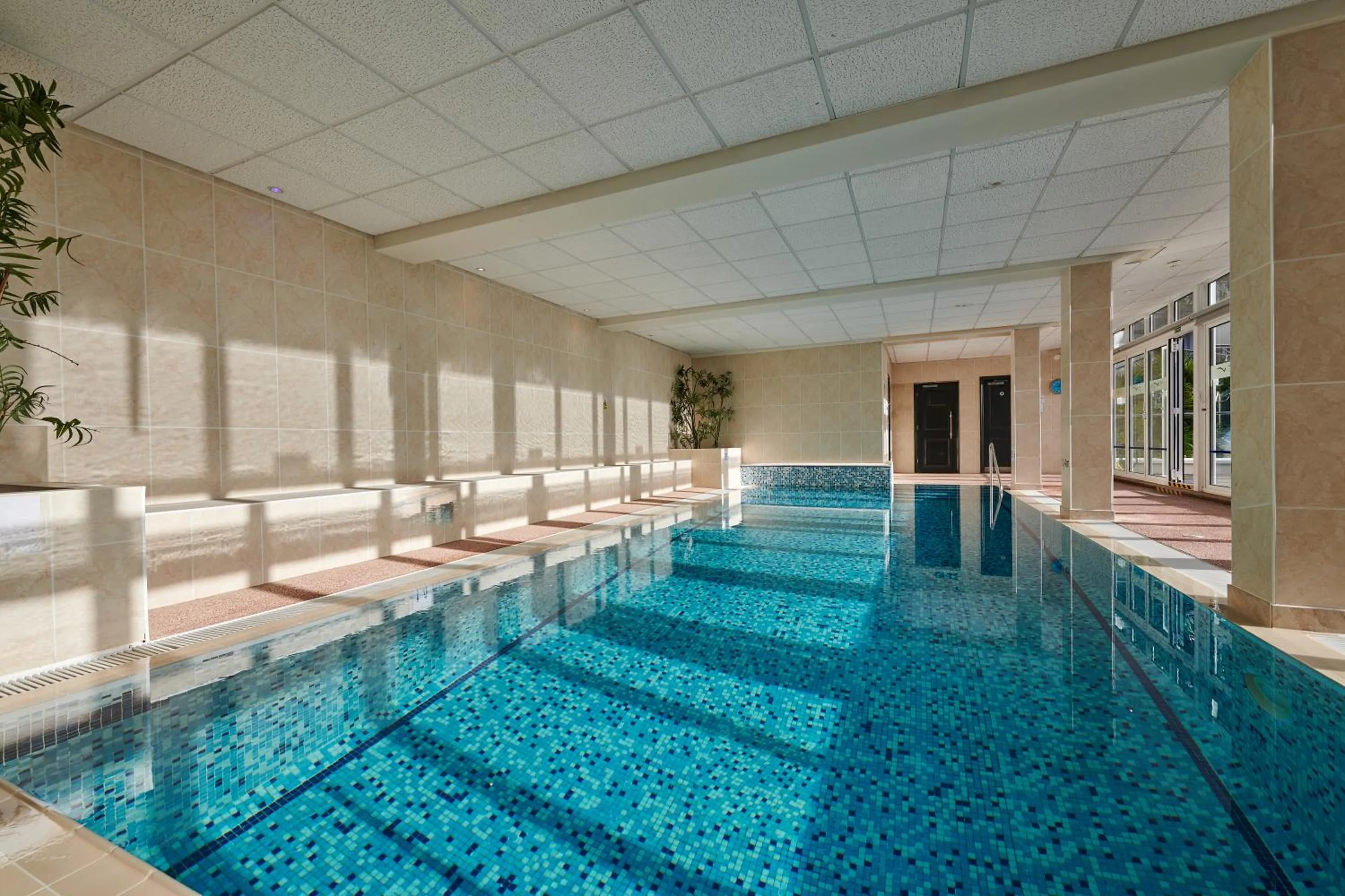 Swimming pool in Fermain Valley Hotel