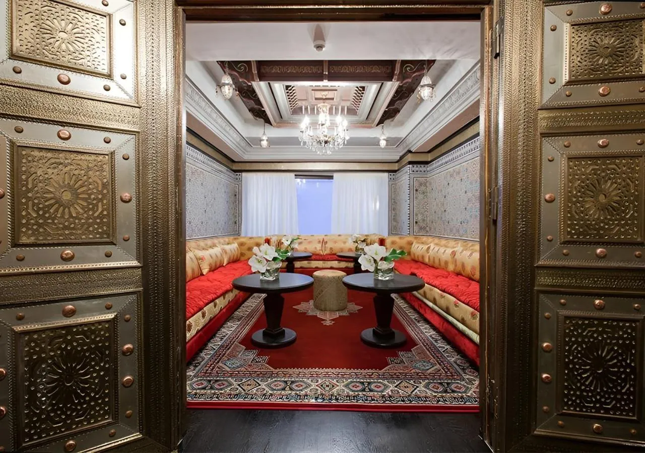 Restaurant/places to eat in Art Palace Suites & Spa