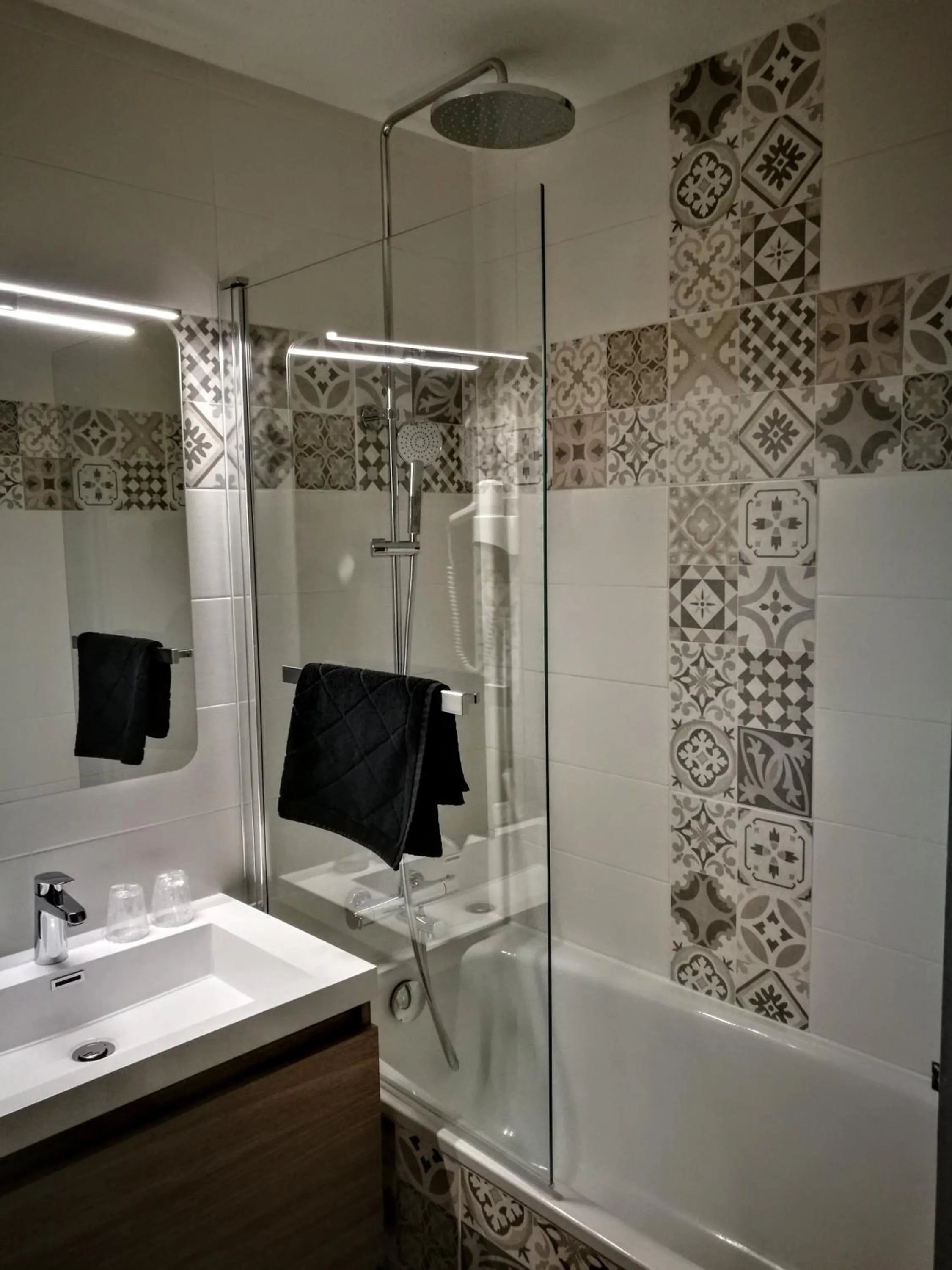 Bathroom in Brit Hotel Landivisiau