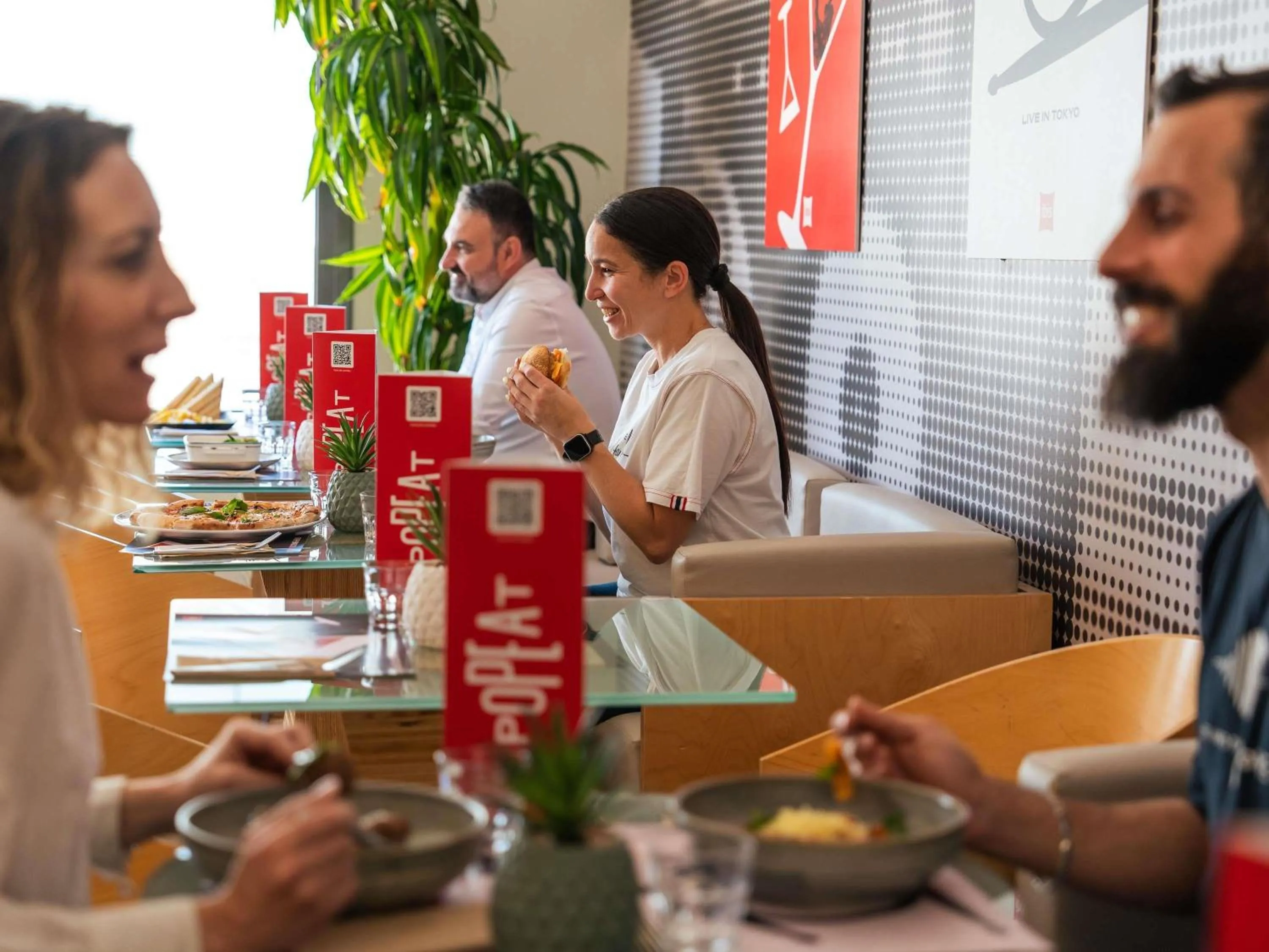 Lounge or bar in Ibis Madrid Alcobendas